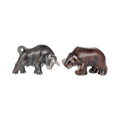 Victor Mayer Boutons de manchette faune ours taureau en or blanc 18 carats émaillé marron et gris