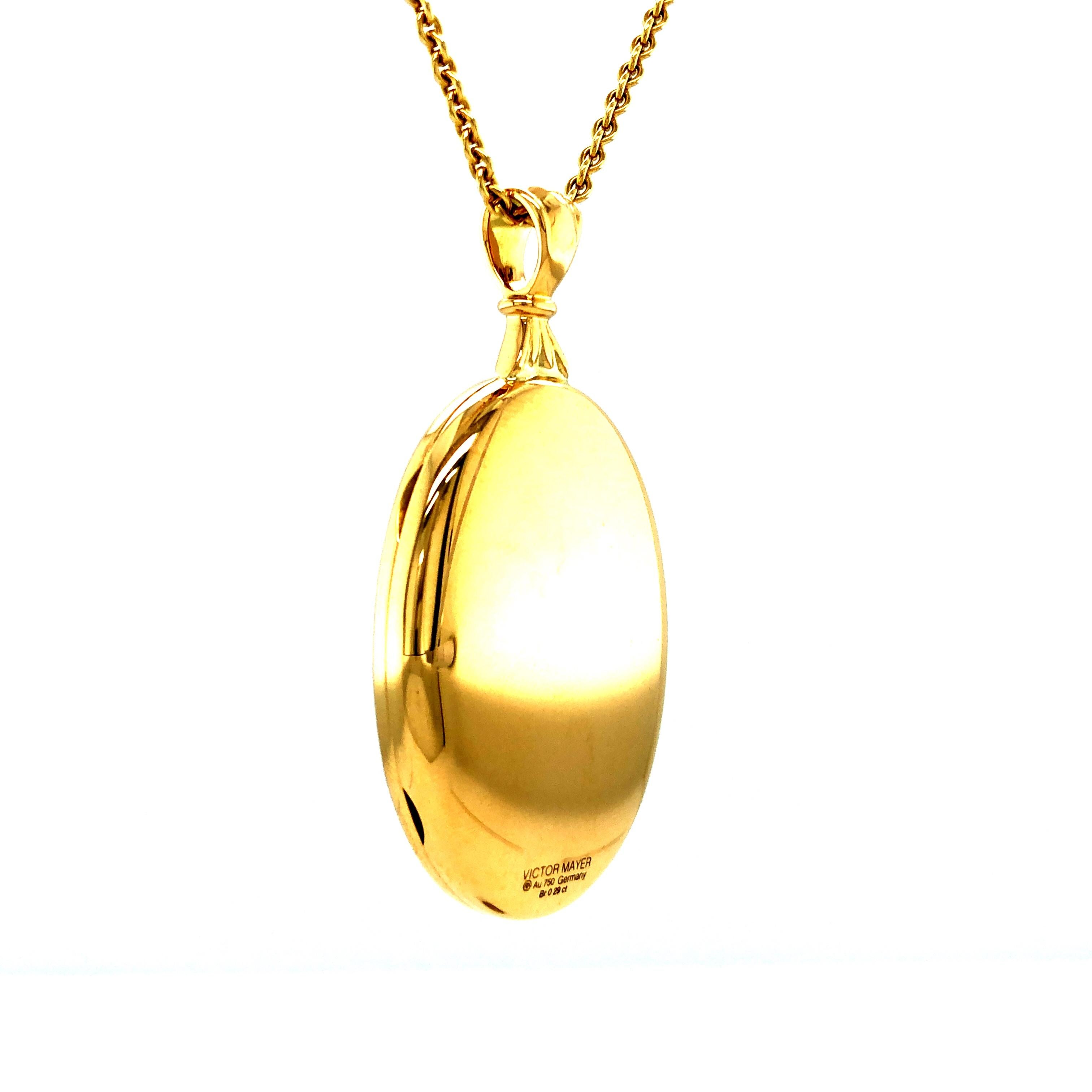 Women's Oval Locket 18k Yellow Gold Emerald Green Enamel Guilloche 25 Diamonds 0.29 ct For Sale