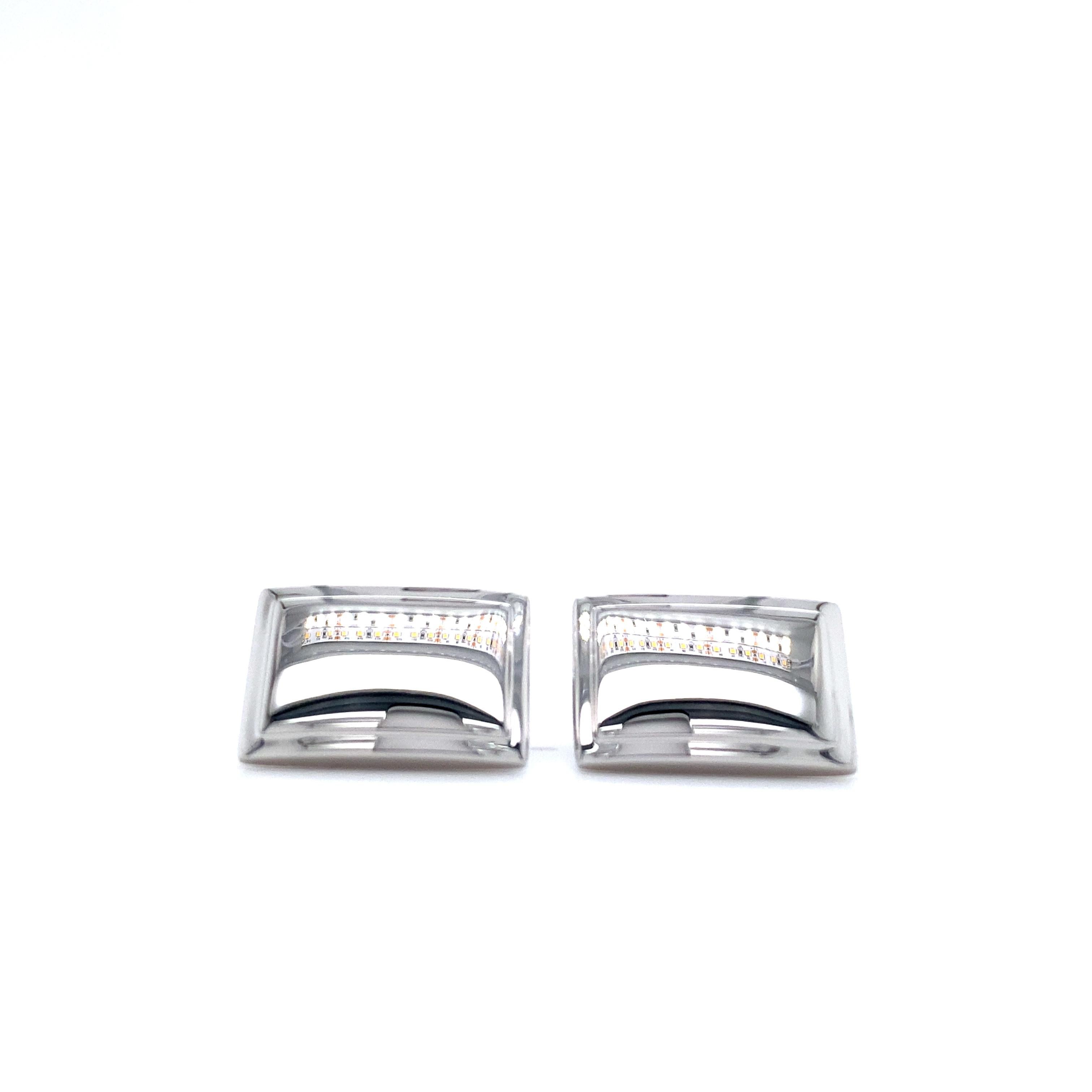 Victor Mayer Hallmark Rectangular Cufflinks in Silver, 12.5 mm x 18.5 mm

Reference: 49326/00/00/00/500
Material: 925/- Sterling Silver
Measurements: approx. 12.5 mm x 18.5 mm

About Victor Mayer 

Sensual, exotic, urbane and confident, Victor Mayer