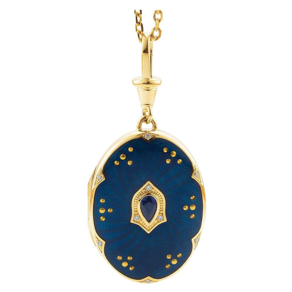 Collier médaillon ovale 18 carats YG Blue Vitreous en émail guilloché et saphir 27 x 17 mm