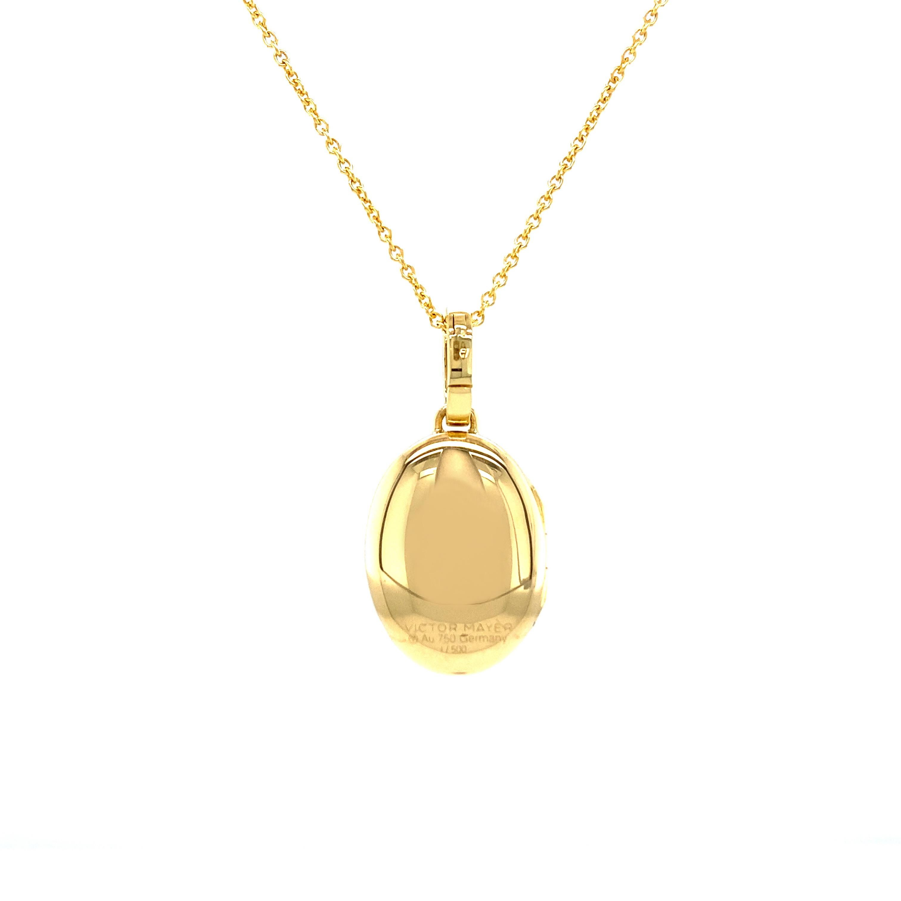  Oval Locket Pendant - 18k Yellow Gold - Blue Enamel with Paillons - 1 Sapphire For Sale 2