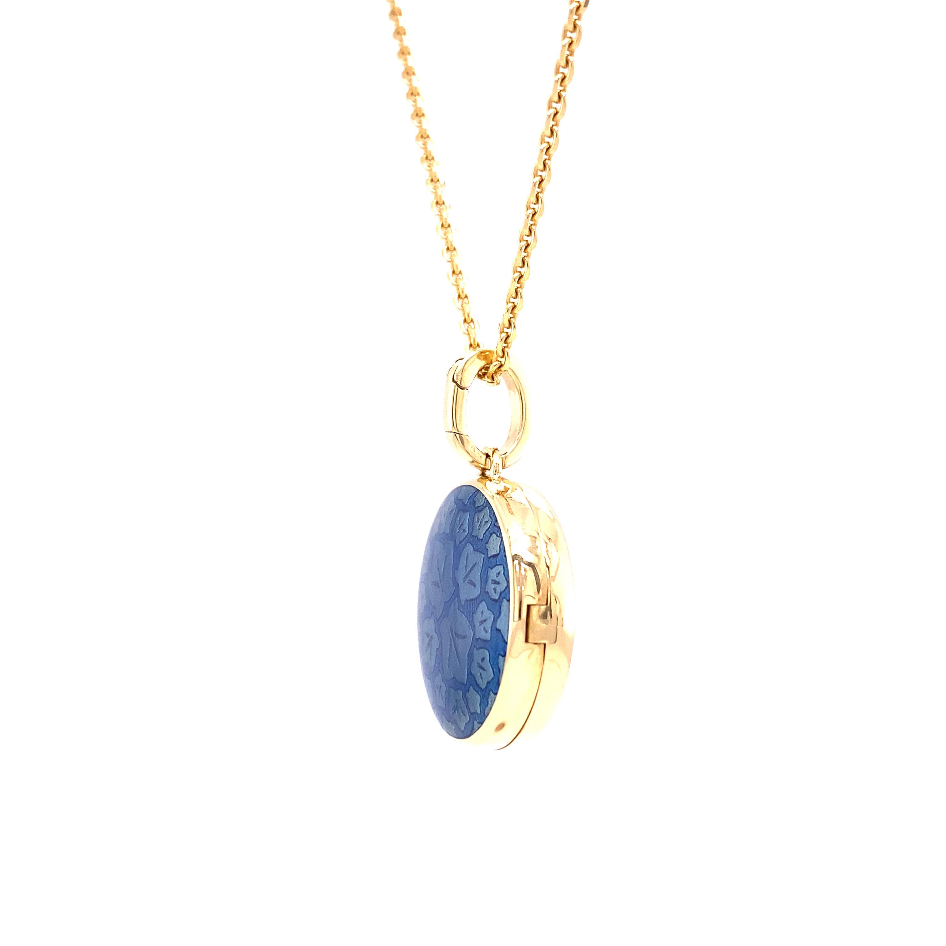 Round Locket Pendant 18k Yellow Gold Opalescent Blue Vitreous Enamel 5 Diamonds For Sale 6