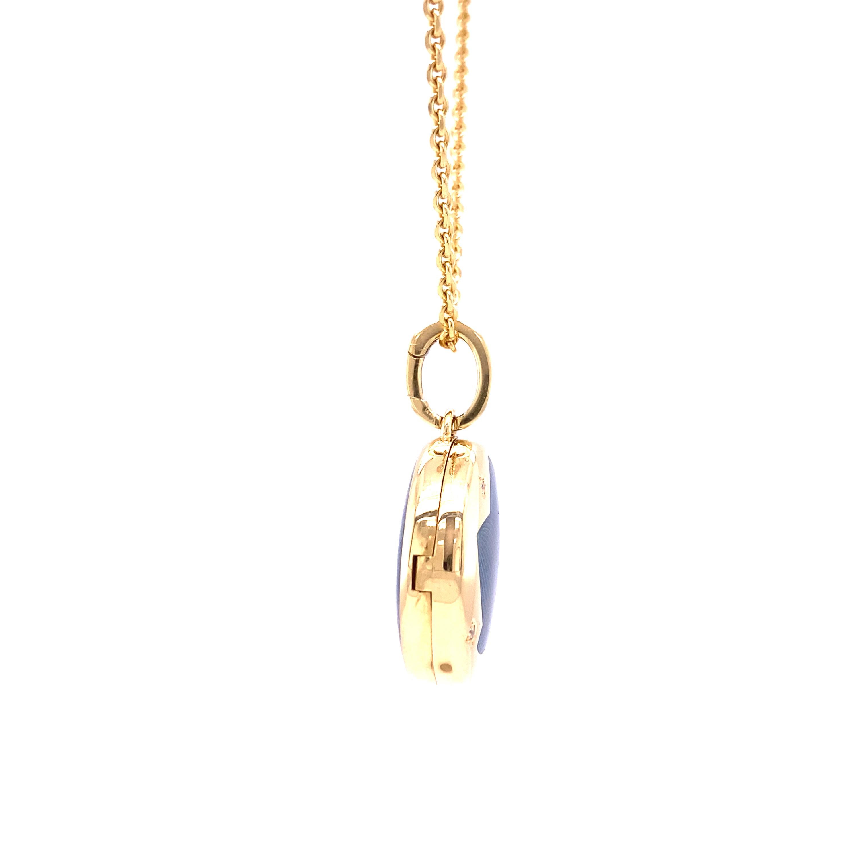 Round Locket Pendant 18k Yellow Gold Opalescent Blue Vitreous Enamel 5 Diamonds For Sale 7