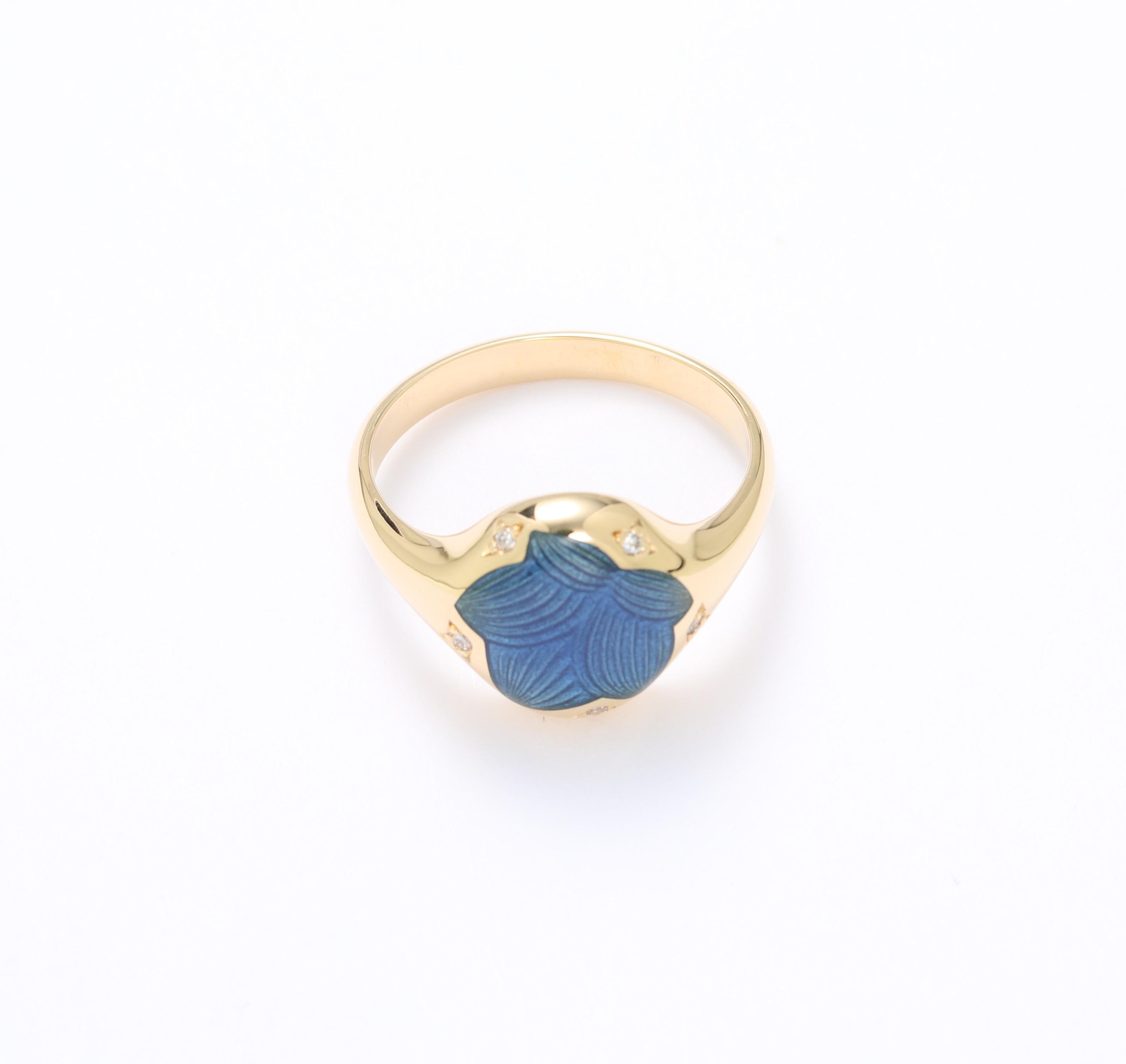 Women's Medium Blue Vitreous Enamel Ring Floral Motif 18k Yellow Gold 5 Diamonds 0.03 ct For Sale