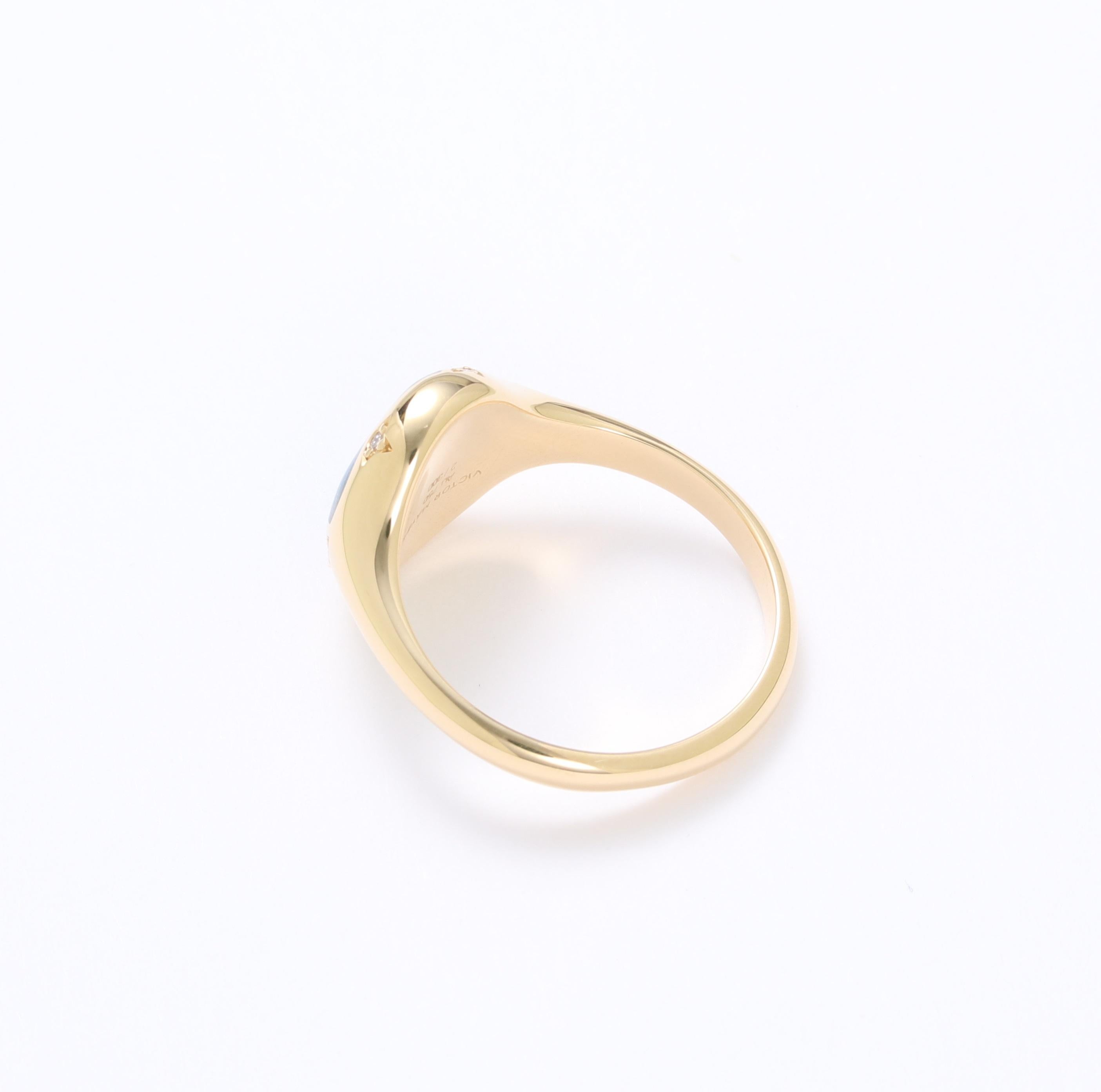 Taille brillant Bague à motif floral en or jaune 18 carats avec émail bleu vitreux de taille moyenne et 5 diamants 0,03 carat en vente
