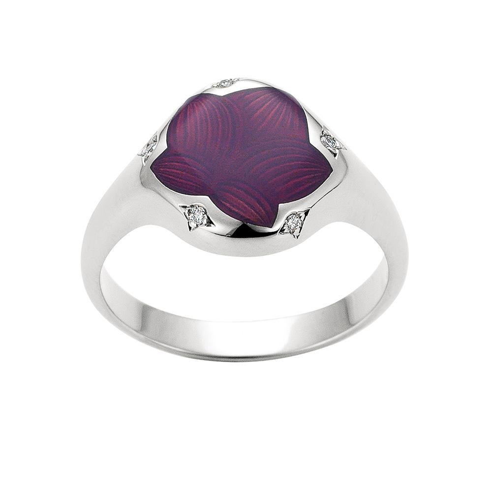 Anello con smalto viola opalescente della collezione Victor Mayer in oro bianco 18 carati con diamanti

Informazioni sul creatore
VICTOR MAYER è una casa di alta gioielleria nota per la sua sofisticata maestria. Dal 1989, l'azienda è strettamente