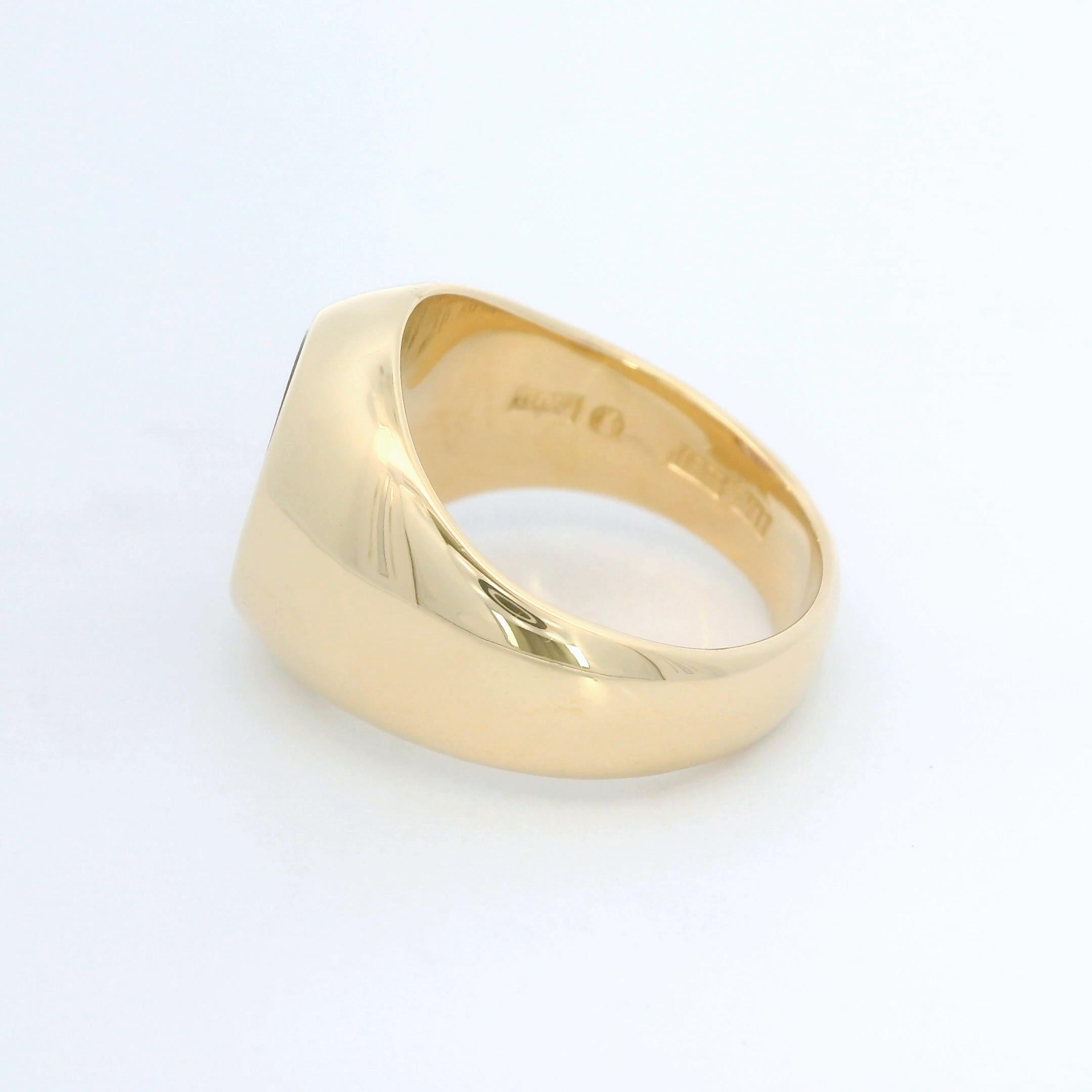 in vendita:  Anello con sigillo ovale Victor Mayer, oro giallo 18 carati, granato 10,8 x 8,5 con incisione 8