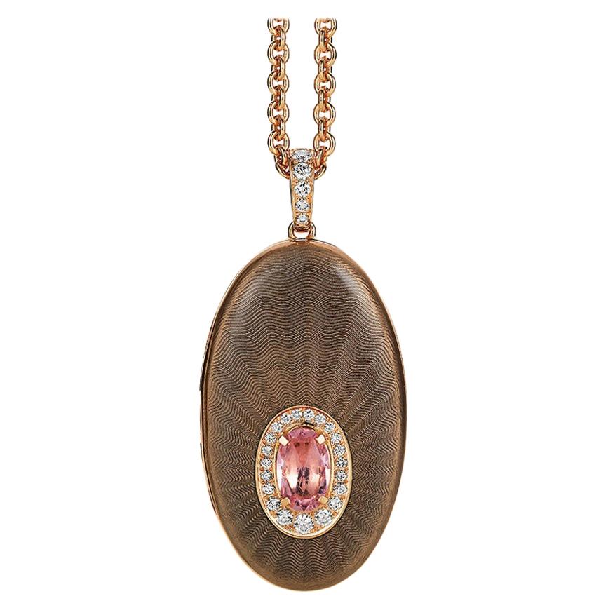 Collier pendentif médaillon en or rose 18 carats, émail gris/rose et 26 diamants, 1 tourmaline