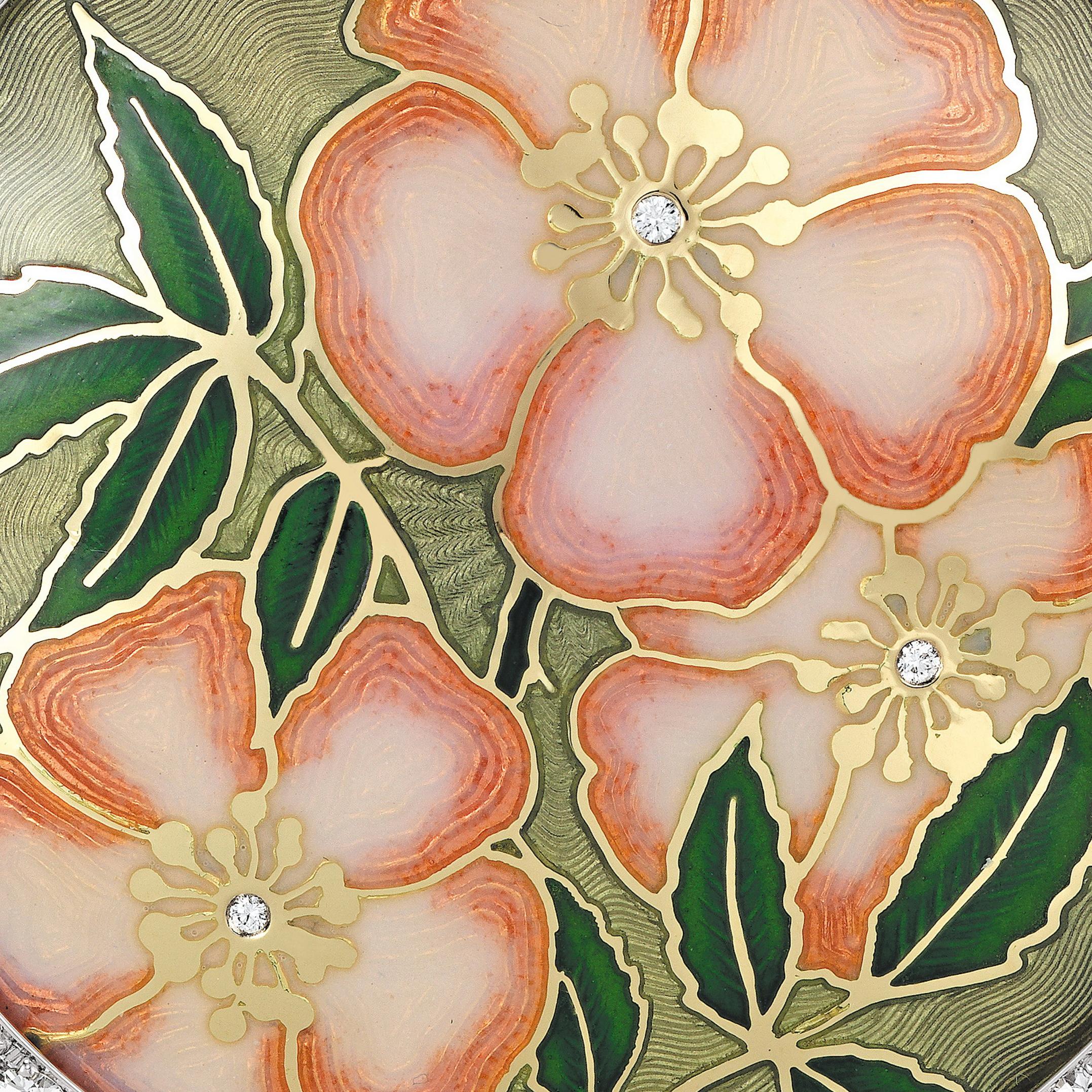 Victor Mayer collana con ciondolo rotondo Sakura, oro bianco 18 ct, smalto cloisonné multicolore, 109 diamanti taglio brillante, totale 3,07 ct, G VS, diametro app. 48 mm

Informazioni sul creatore Victor Mayer
Victor Mayer è rinomato a livello