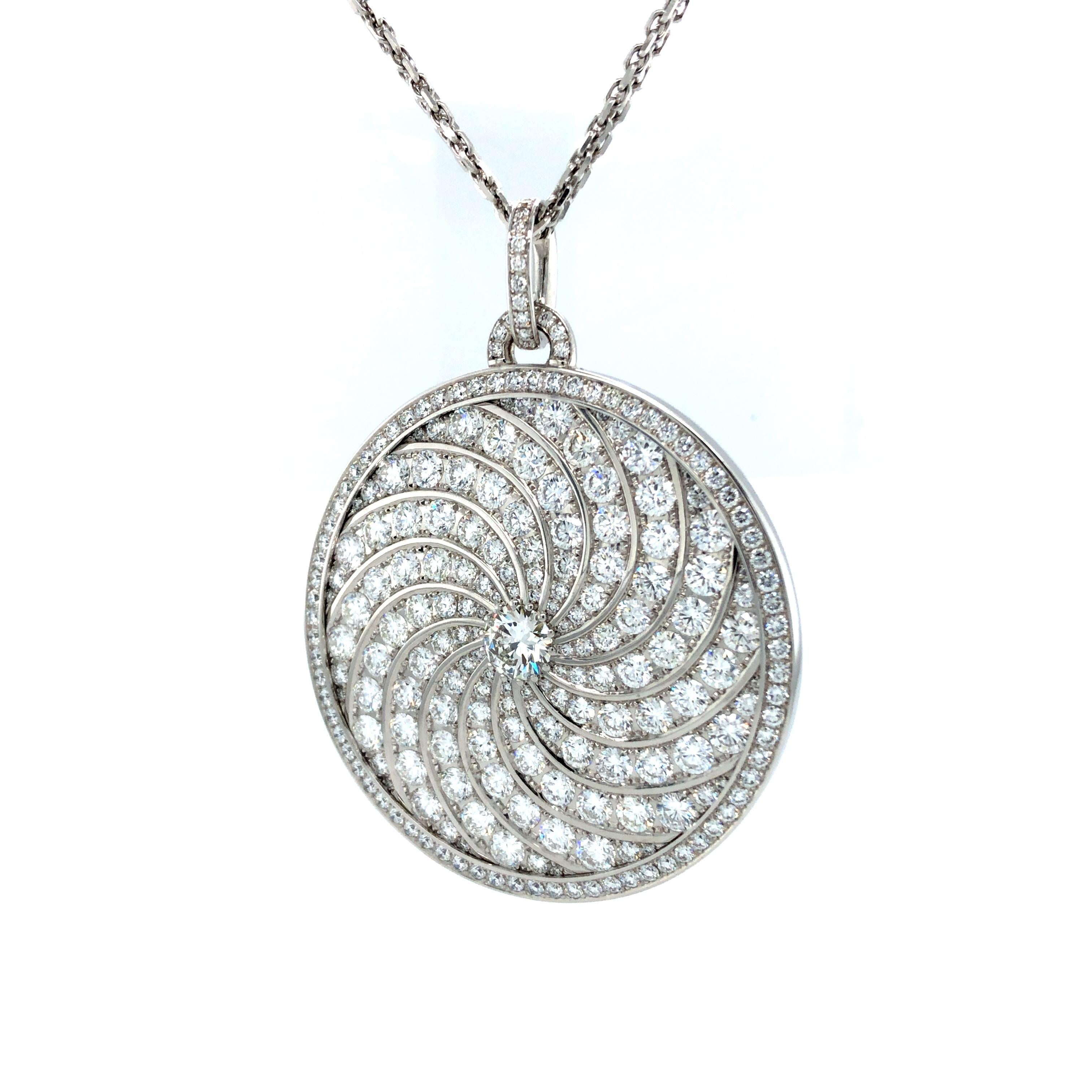 Round Pendant Necklace - 18k White Gold - 247 Pavé Diamonds 14.06 ct GVS - 48mm For Sale 3