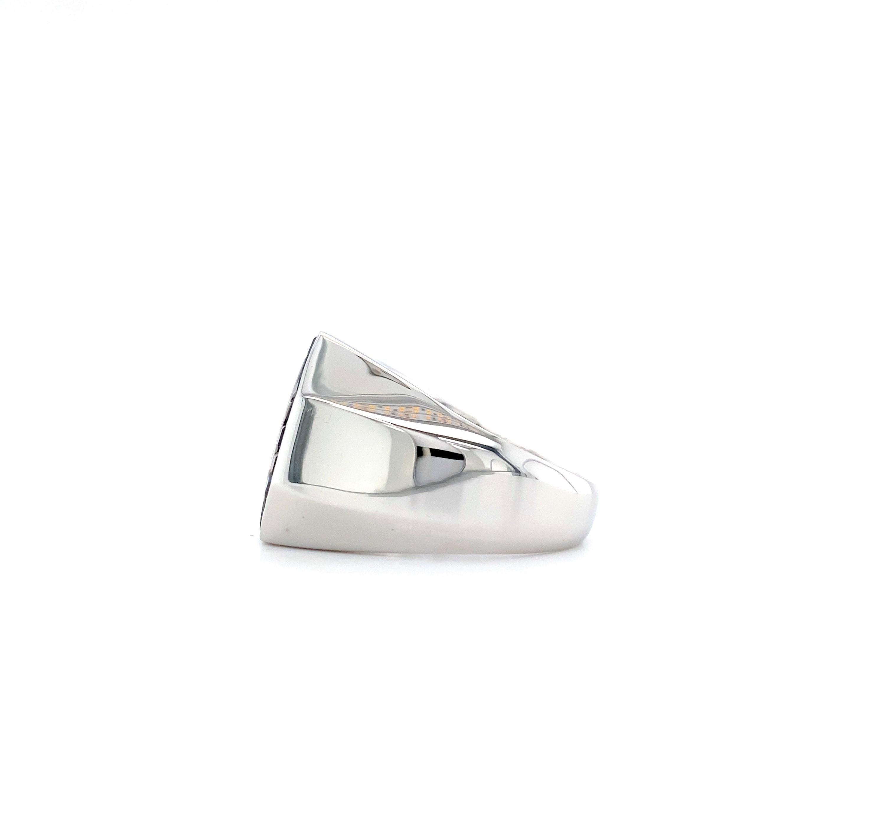 Art Deco Signet Ring - 18k White Gold - 28 Diamonds 0.85 ct - 24 Sapphires 1.77 ct For Sale