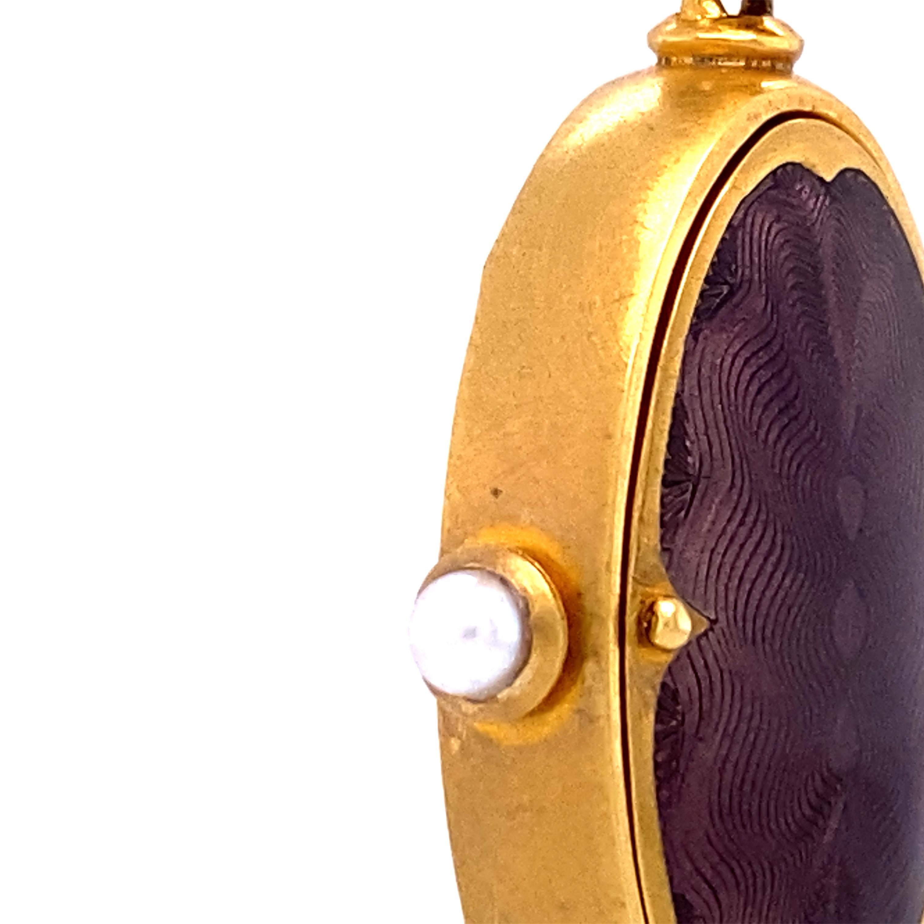 Oval Locket Pendant 18k Yellow Gold Matt Purple Enamel 1 Peridot 3 Akoya Pearls For Sale 2