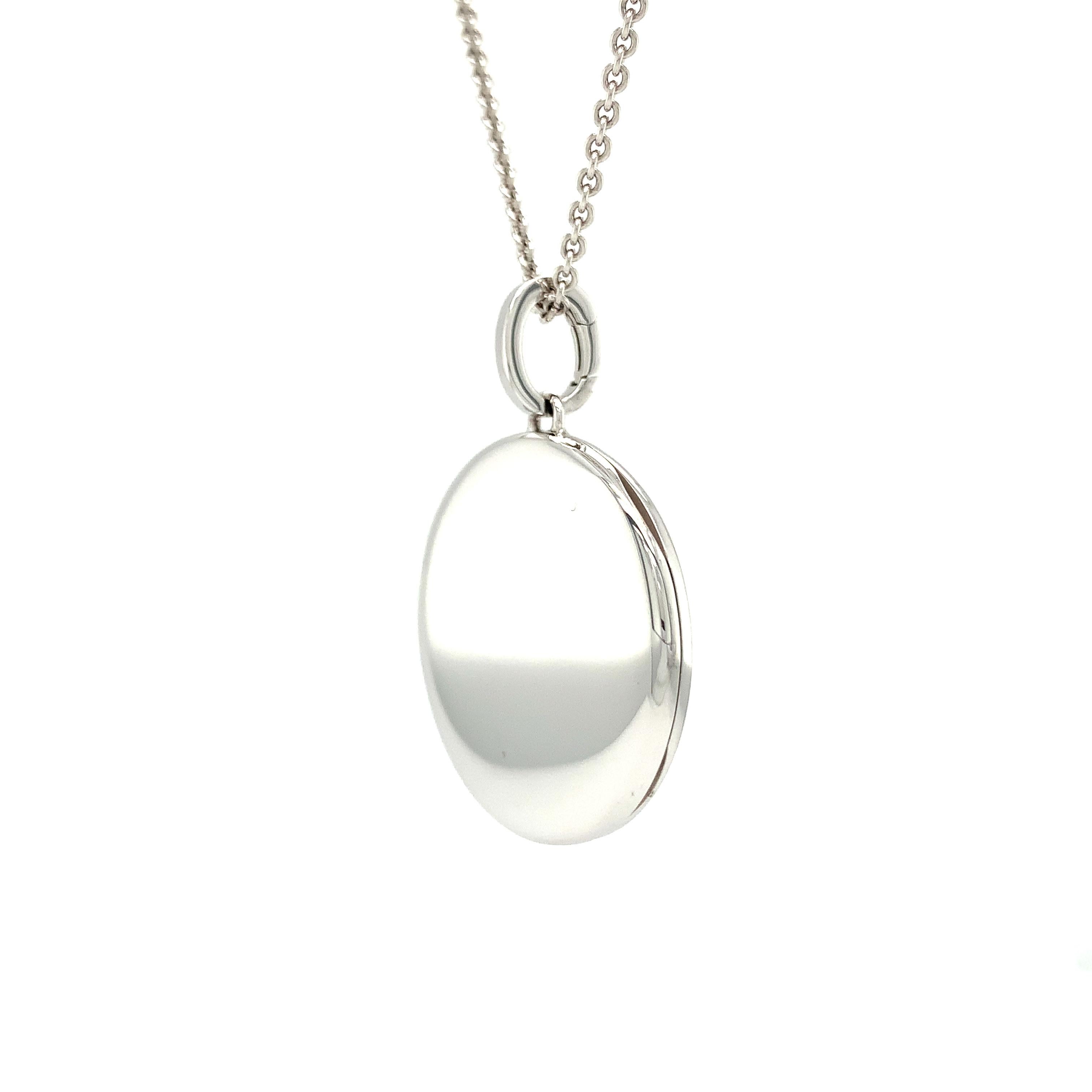 Contemporary Customizable Round Polished Pendant Locket - 18k White Gold - Diameter 30 mm For Sale