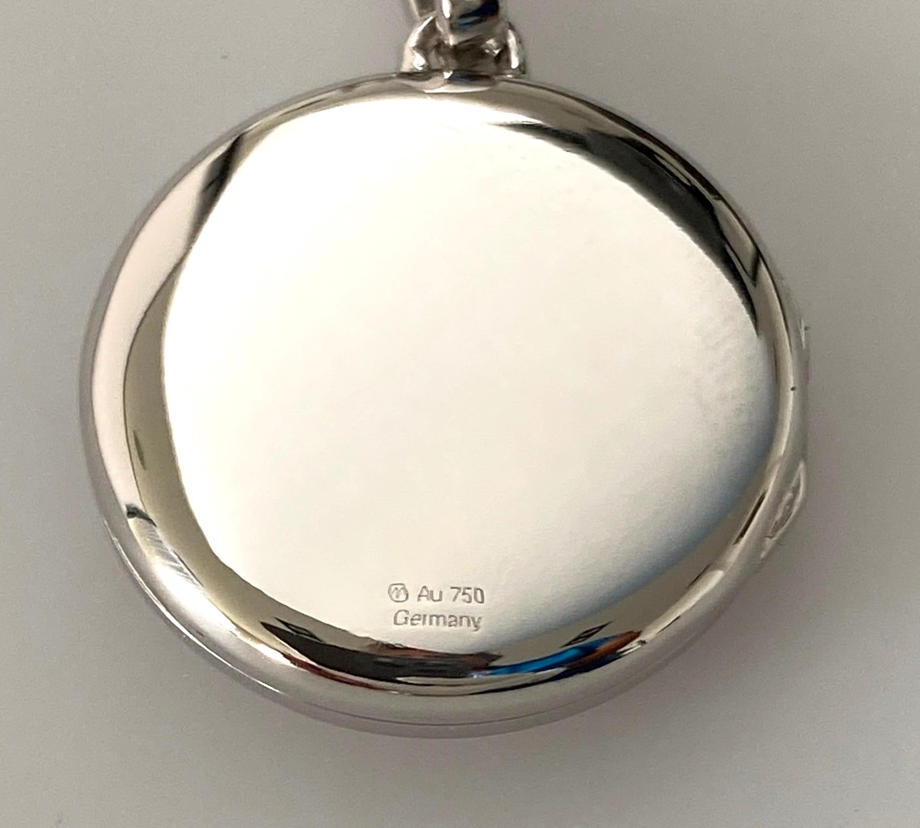 Round Customizable Polished Pendant Locket - 18k White Gold - Diameter 21.0 mm For Sale 2