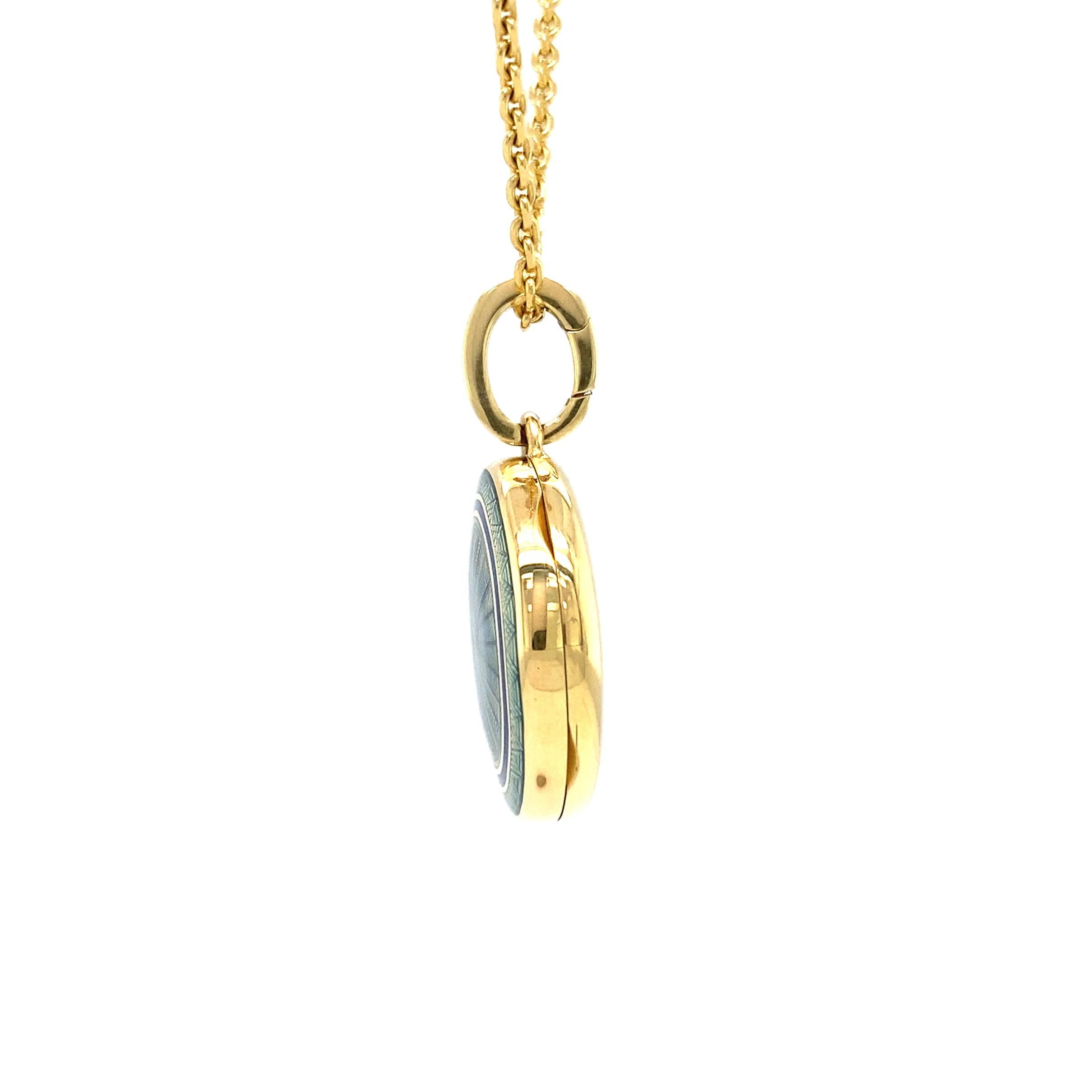 Victorian Round Pendant Locket Necklace - 18k Yellow Gold - Blue Enamel Diameter 21.0 mm For Sale