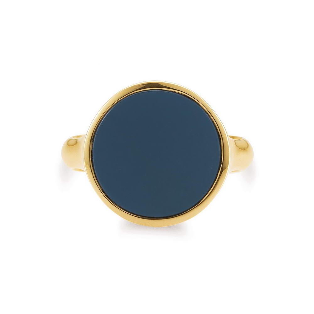 Victor Mayer customizable round signet ring 18k yellow, 1 dark onyx (so-called niccolo), diameter app. 15.0 mm

About the creator Victor Mayer
Victor Mayer is internationally renowned for elegant timeless designs and unrivalled expertise in historic