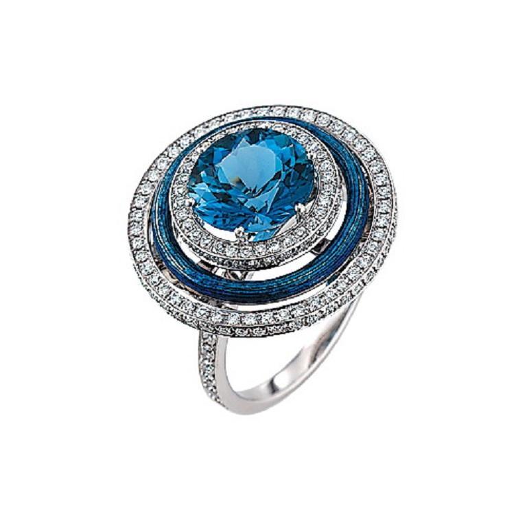 Victor Mayer Soirée ring in 18k white- and yellow gold medium blue vitreous enamel with 174 diamonds, total 0.99 ct, G VS brilliant cut, aquamarine

VICTOR MAYER is a fine jewelry house known for its sophisticated craftsmanship. Since 1989, the