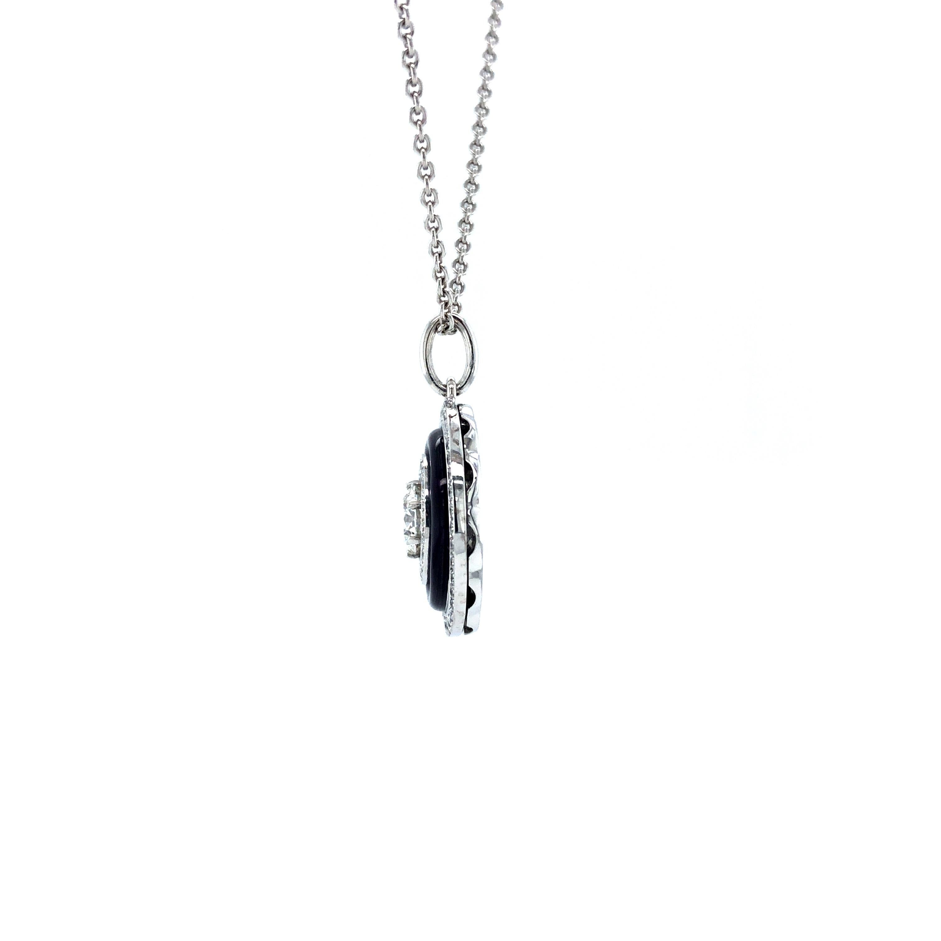 Pendentif rond en or blanc 18 carats, or jaune, émail violet vitreeux et diamants 1,27 carat en vente 3