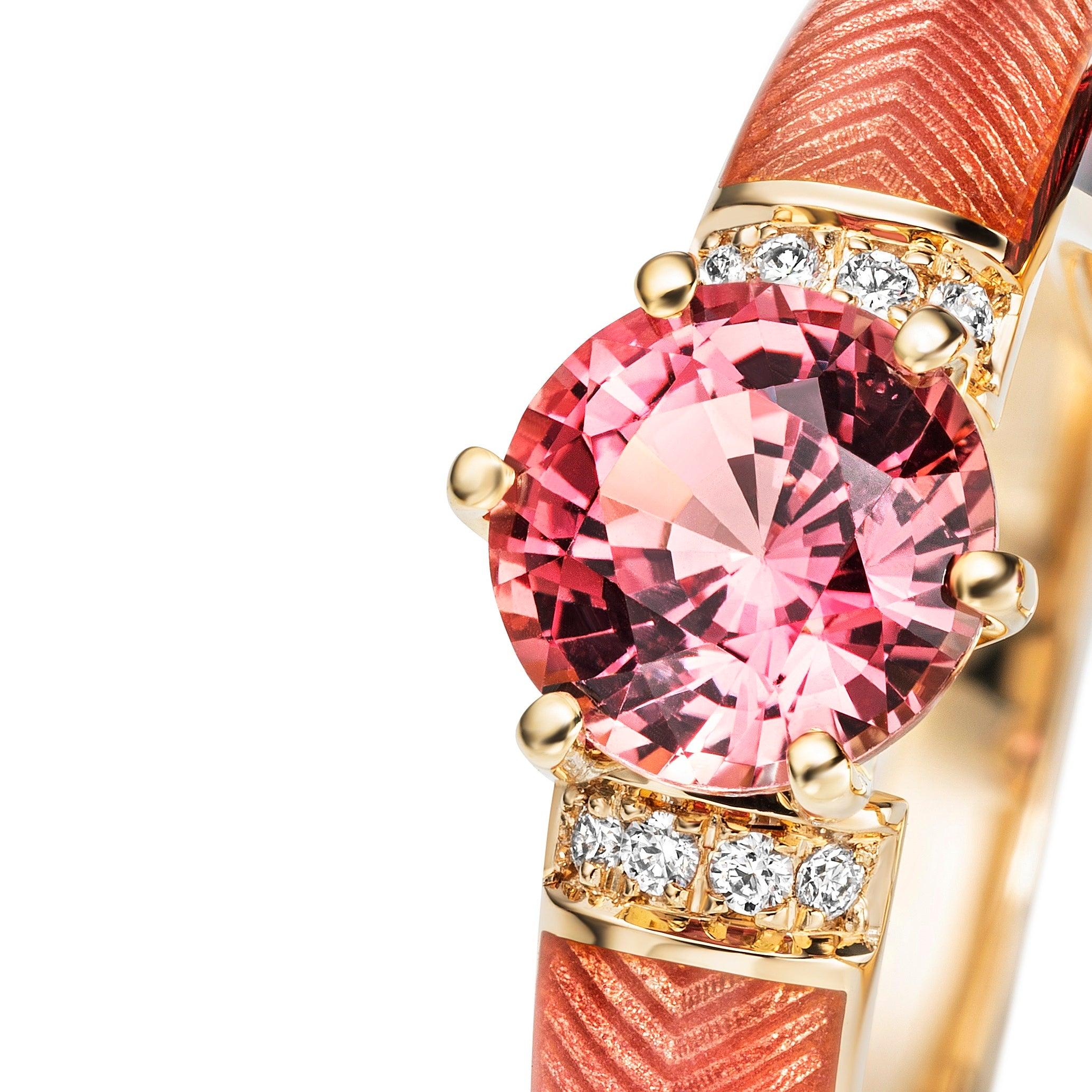 For Sale:  Solitaire Pink Tourmaline Ring 18k Yellow Gold Pink Enamel 8 Diamonds  2