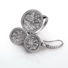 Round Dangle 18k White Gold Earrings 170 Diamonds 1.18 ct G VS Diameter 14.1 mm