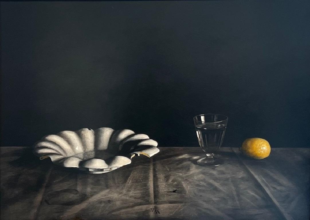 Stilleven met Witte Schaal Stillleben Weiße Schale Ölgemälde auf Tafel Vorrätig – Painting von Victor Muller