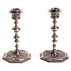 Paire de chandeliers Victor Paillard en bronze argenté
