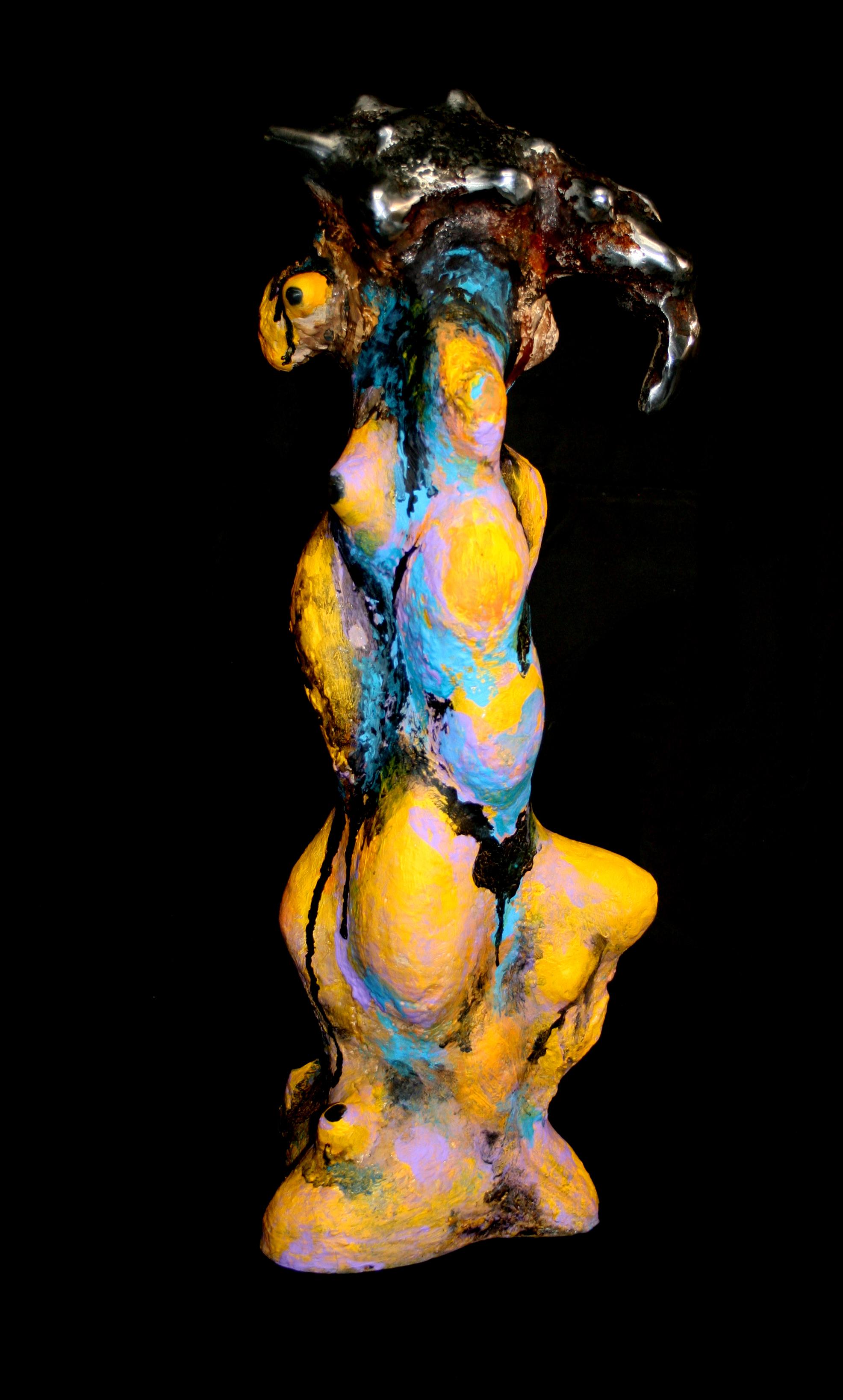 Parrot - Sculpture by Victor Prodanchuk