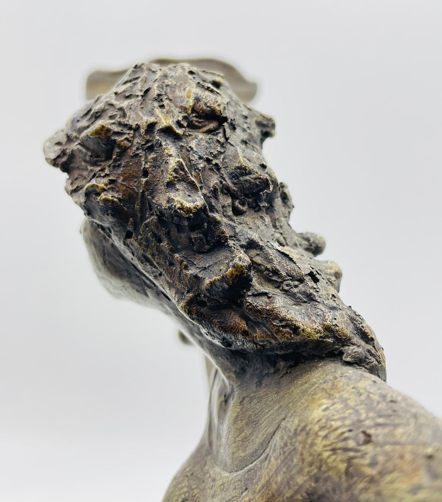Scultura in bronzo di Victor Salmones intitolata 