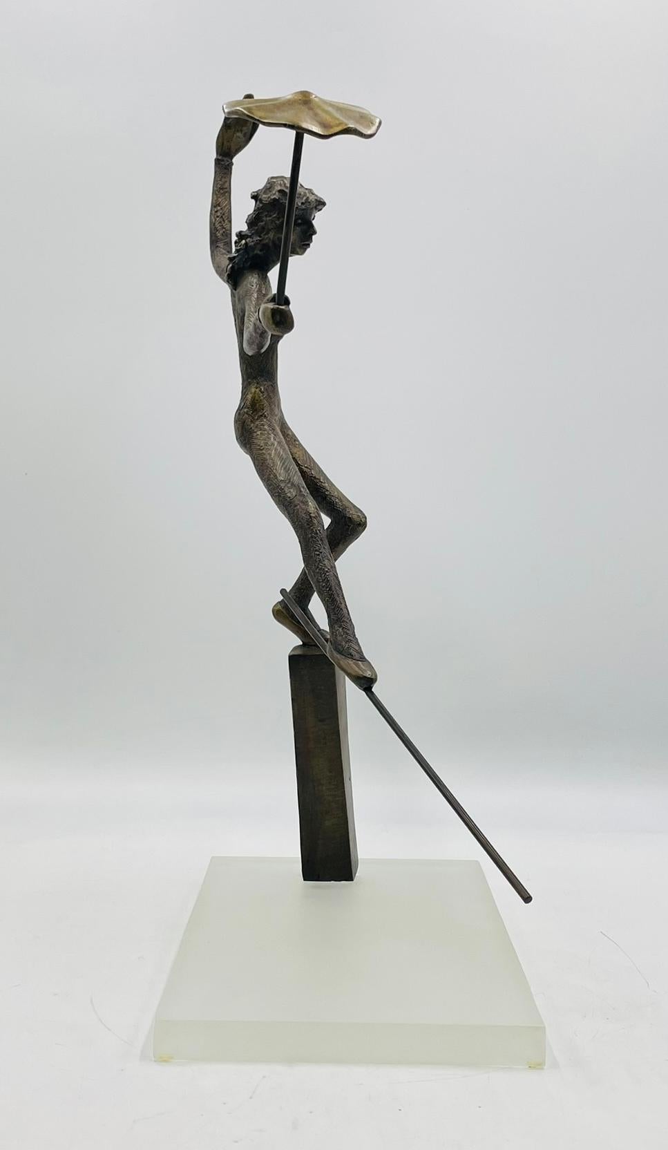 Splendida scultura in bronzo ideata e realizzata a Puerto Vallarta, in Messico, dallo scultore Victor Salmones.

Questa scultura in bronzo in edizione limitata si intitola 