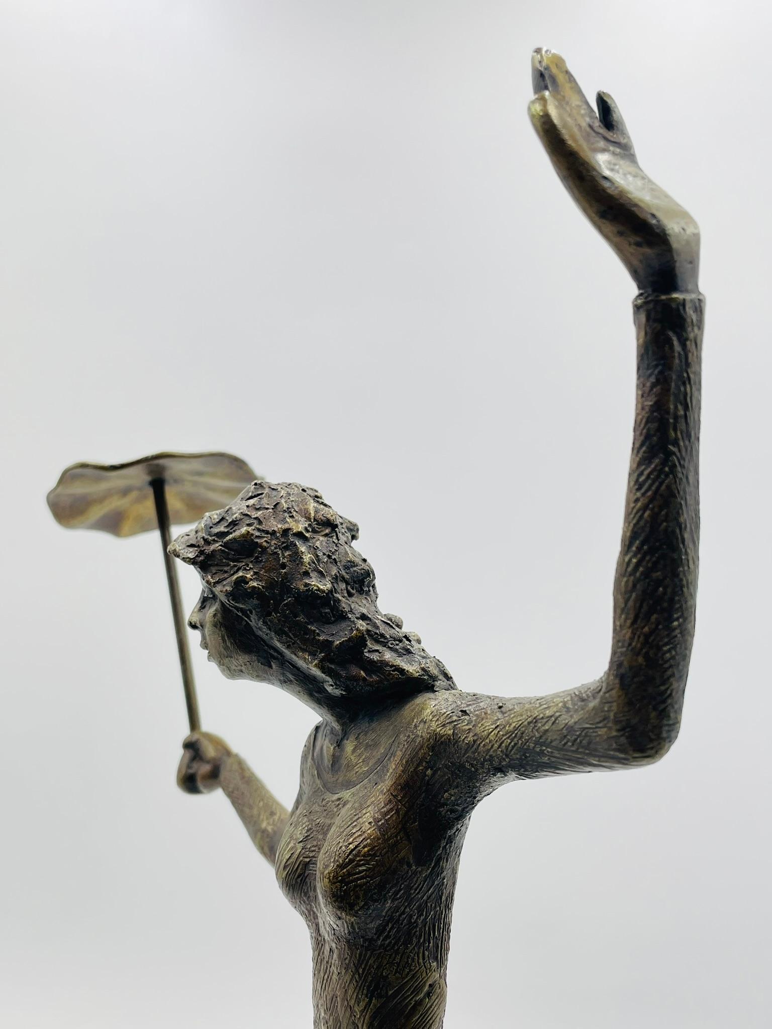 Scultura in bronzo di Victor Salmones intitolata 