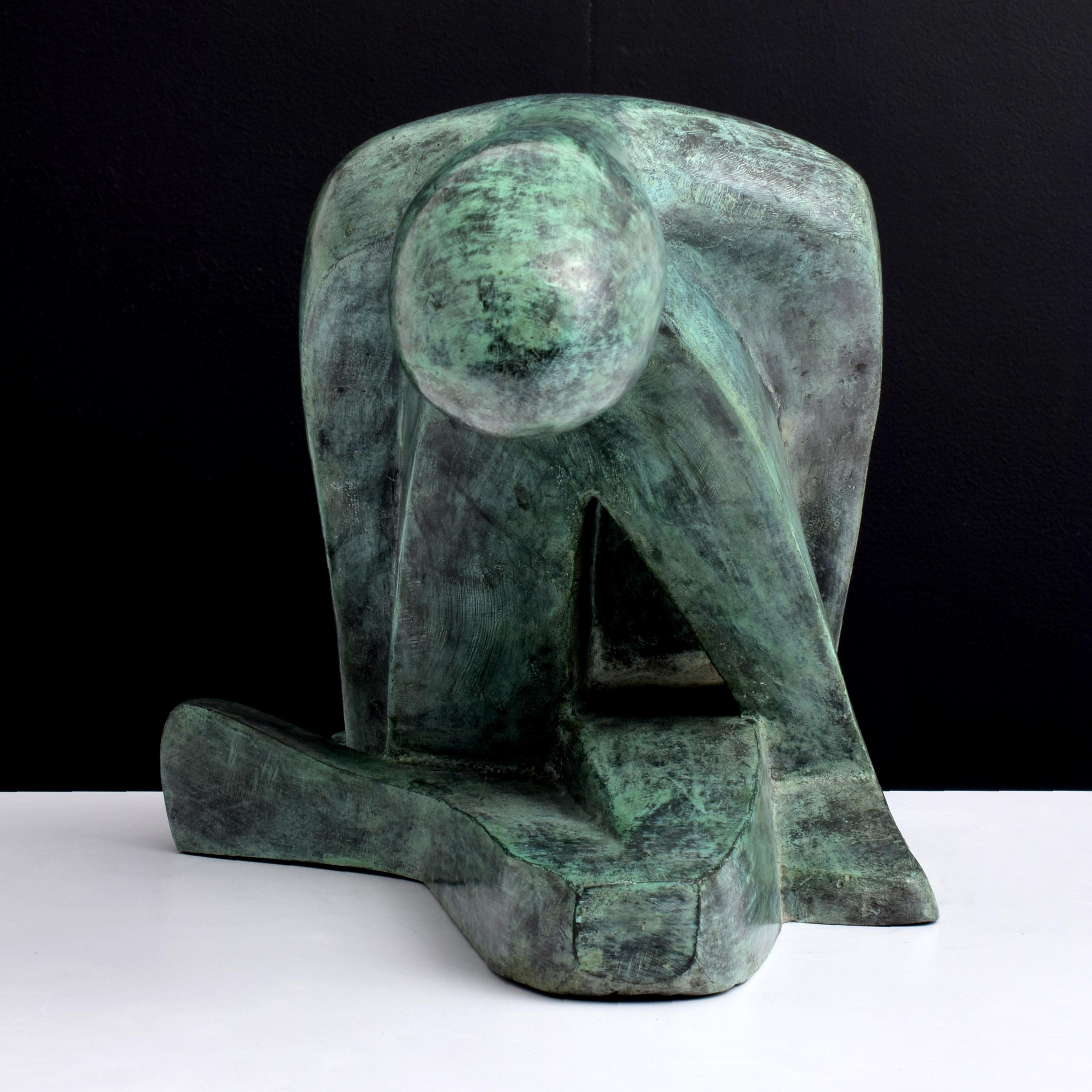 Große Victor Salmones Bronzeskulptur, kniende Figur, 29