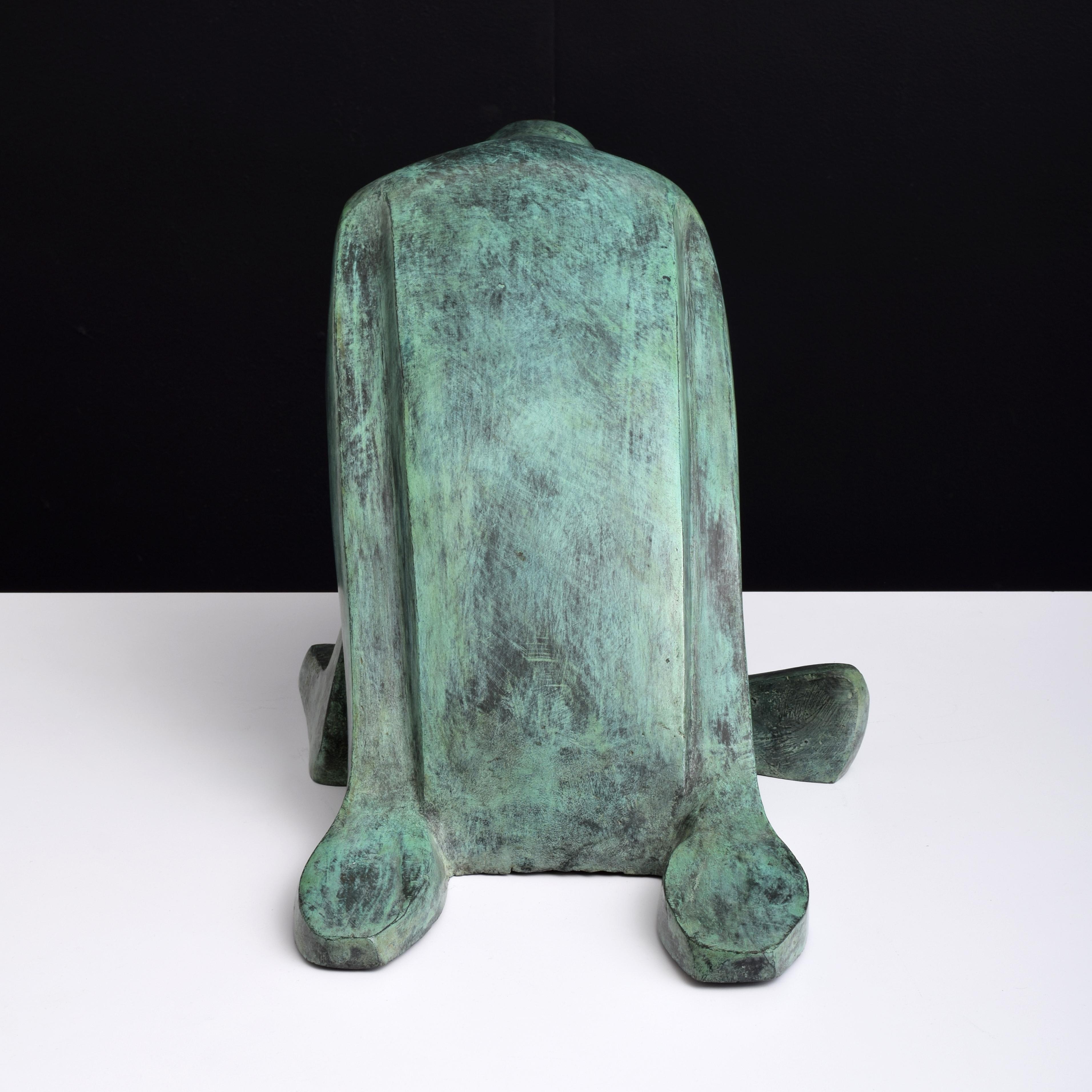 Große Victor Salmones Bronzeskulptur, kniende Figur, 29