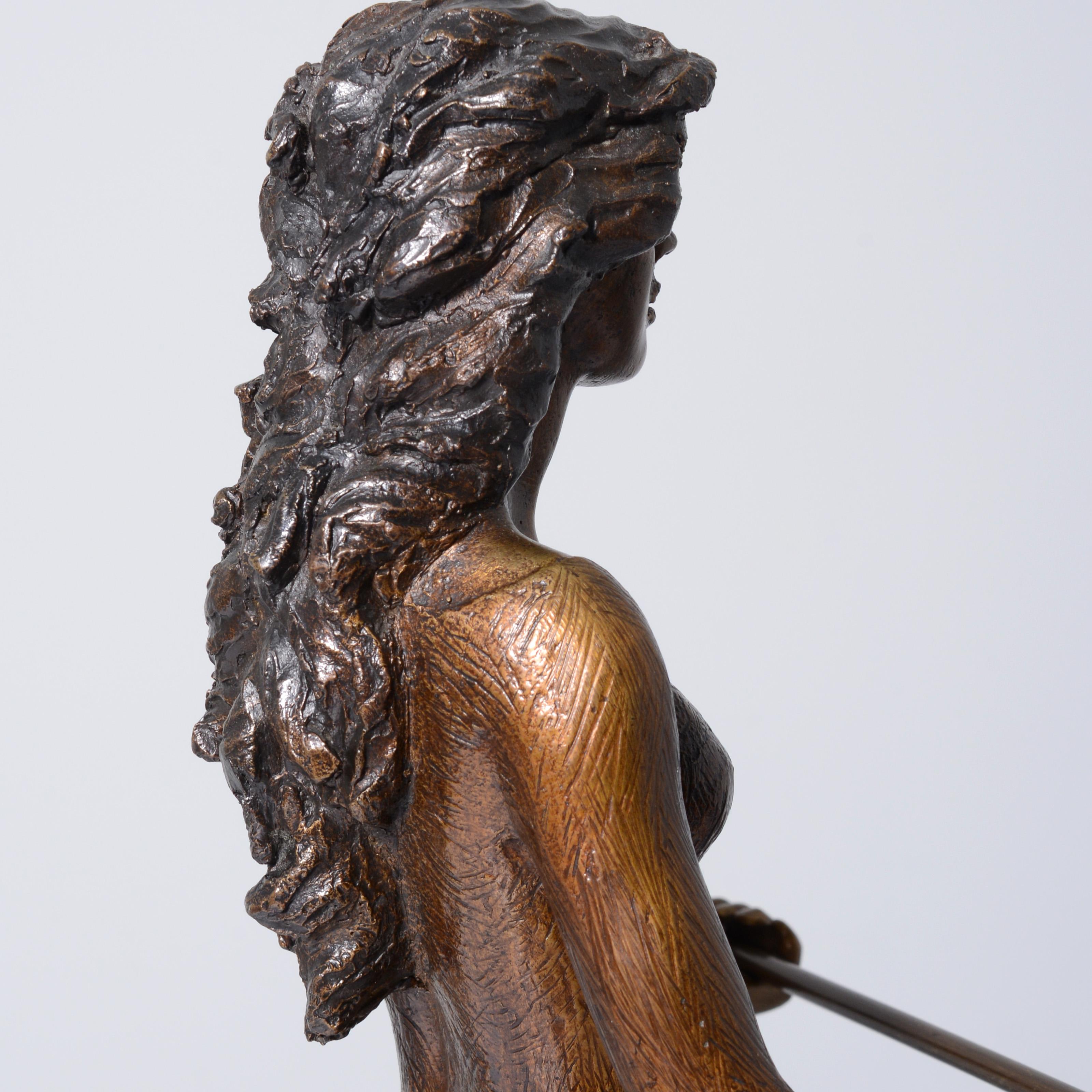 Victor Salmones REINA DEL ESPACIO Escultura de bronce en venta 11