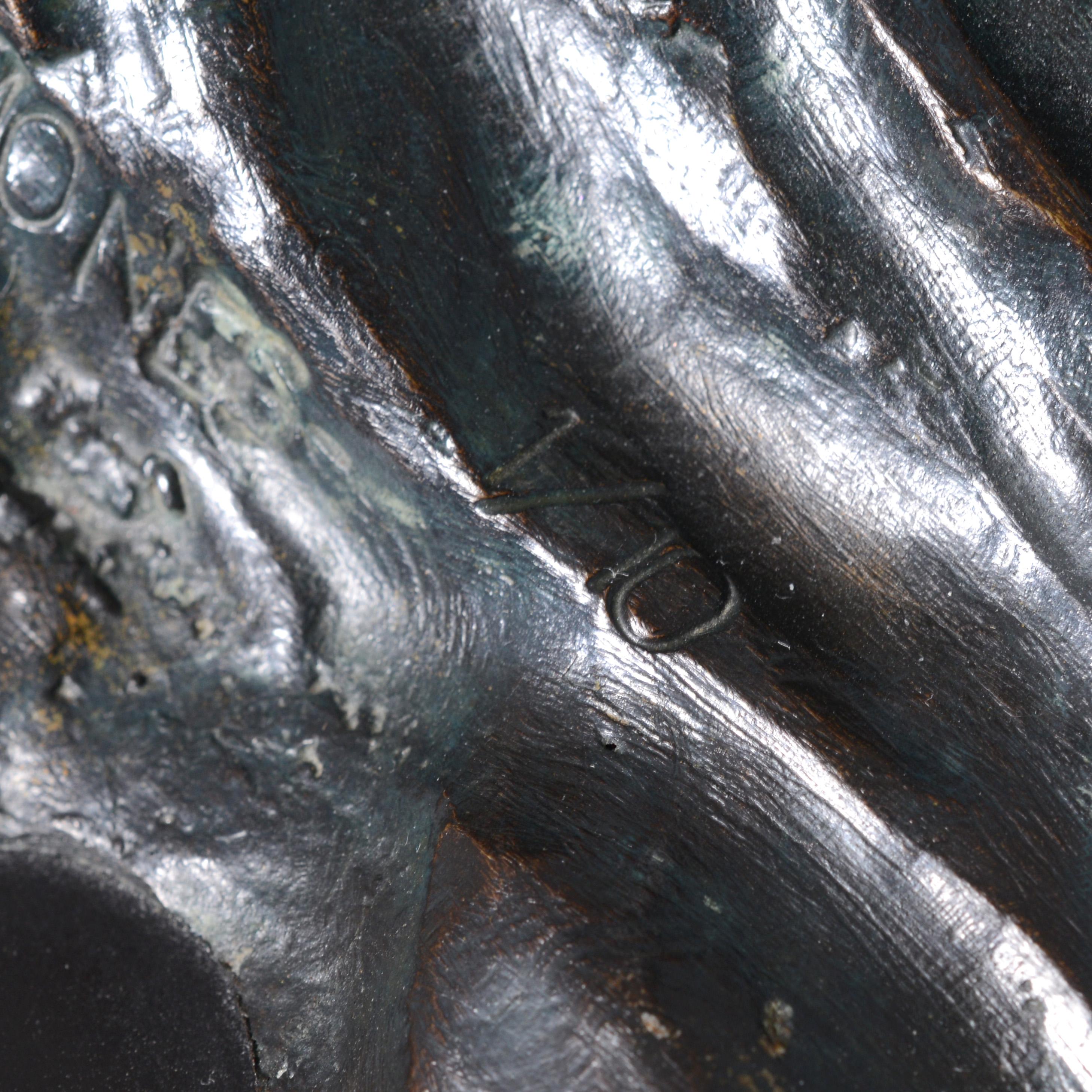 Victor Salmones REINA DEL ESPACIO Escultura de bronce en venta 14
