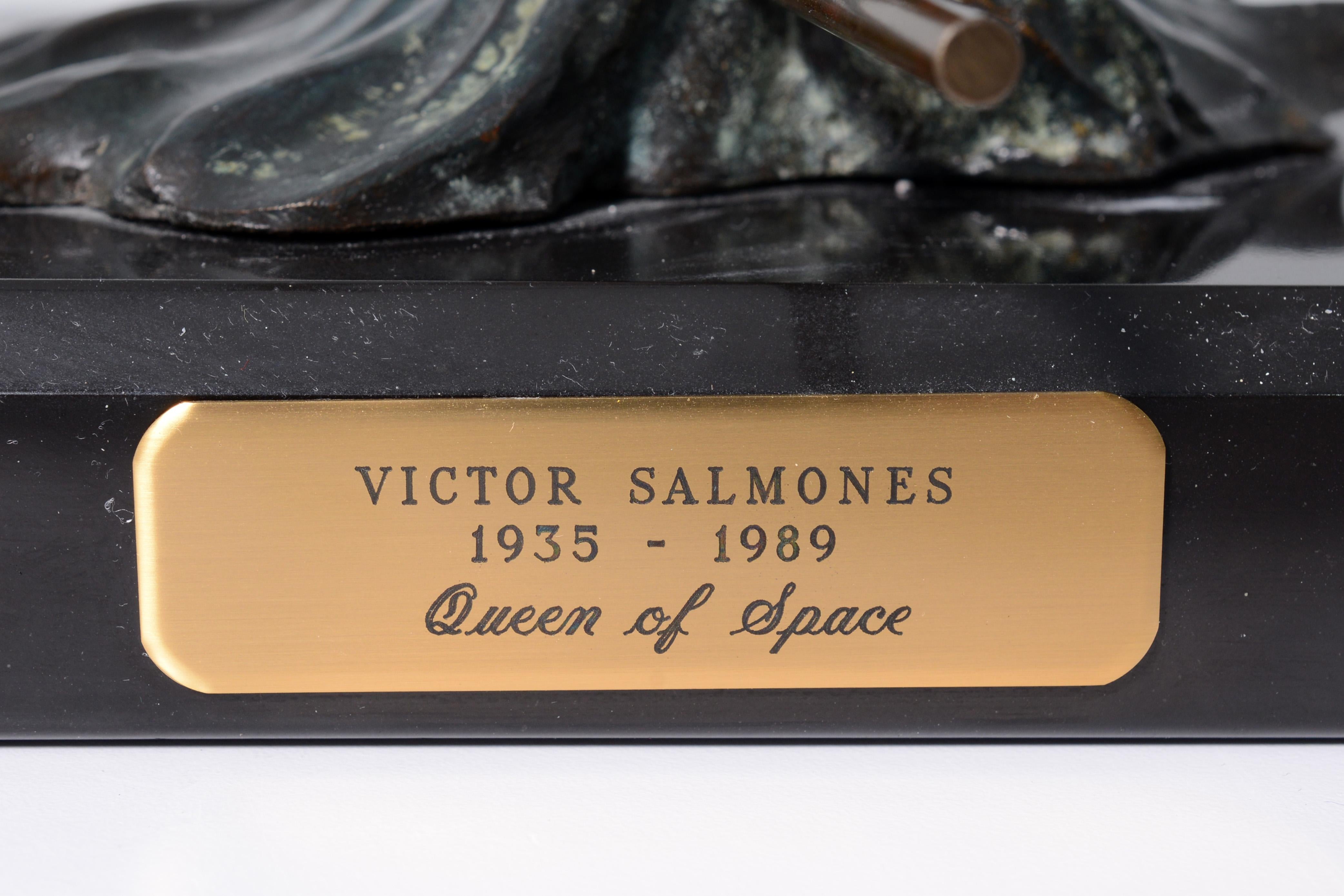 Victor Salmones REINA DEL ESPACIO Escultura de bronce en venta 15