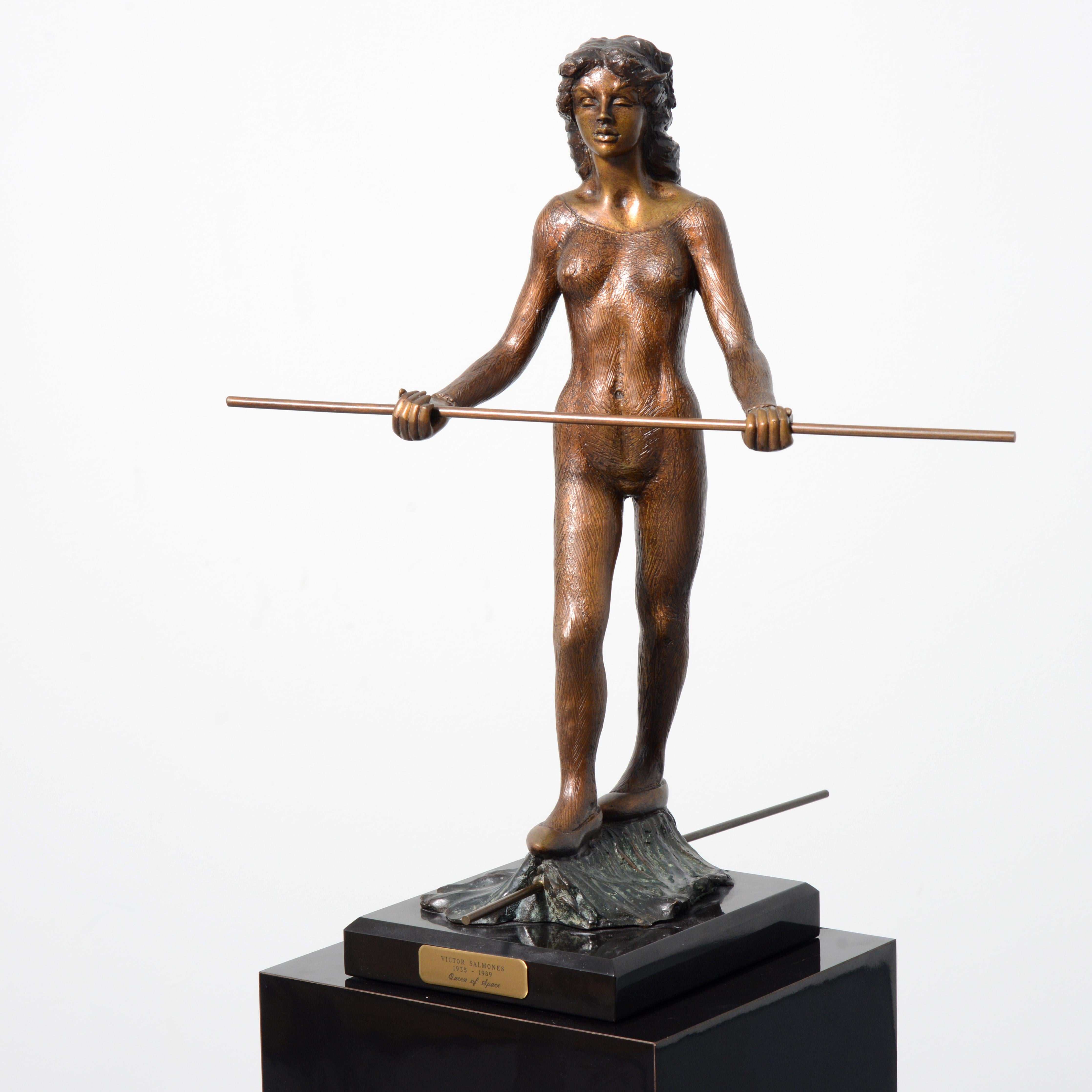 Victor Salmones REINA DEL ESPACIO Escultura de bronce en venta 4