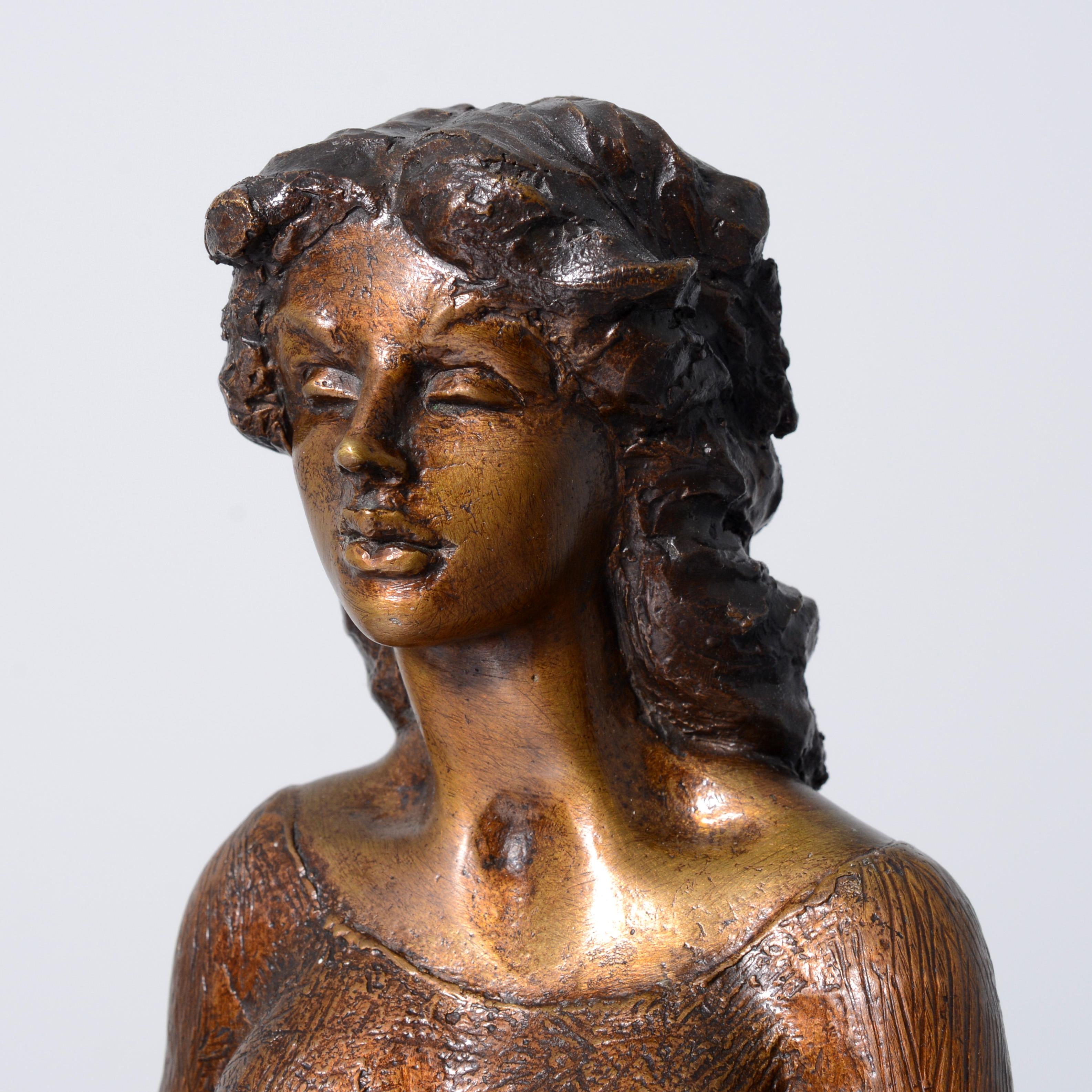 Victor Salmones REINA DEL ESPACIO Escultura de bronce en venta 8