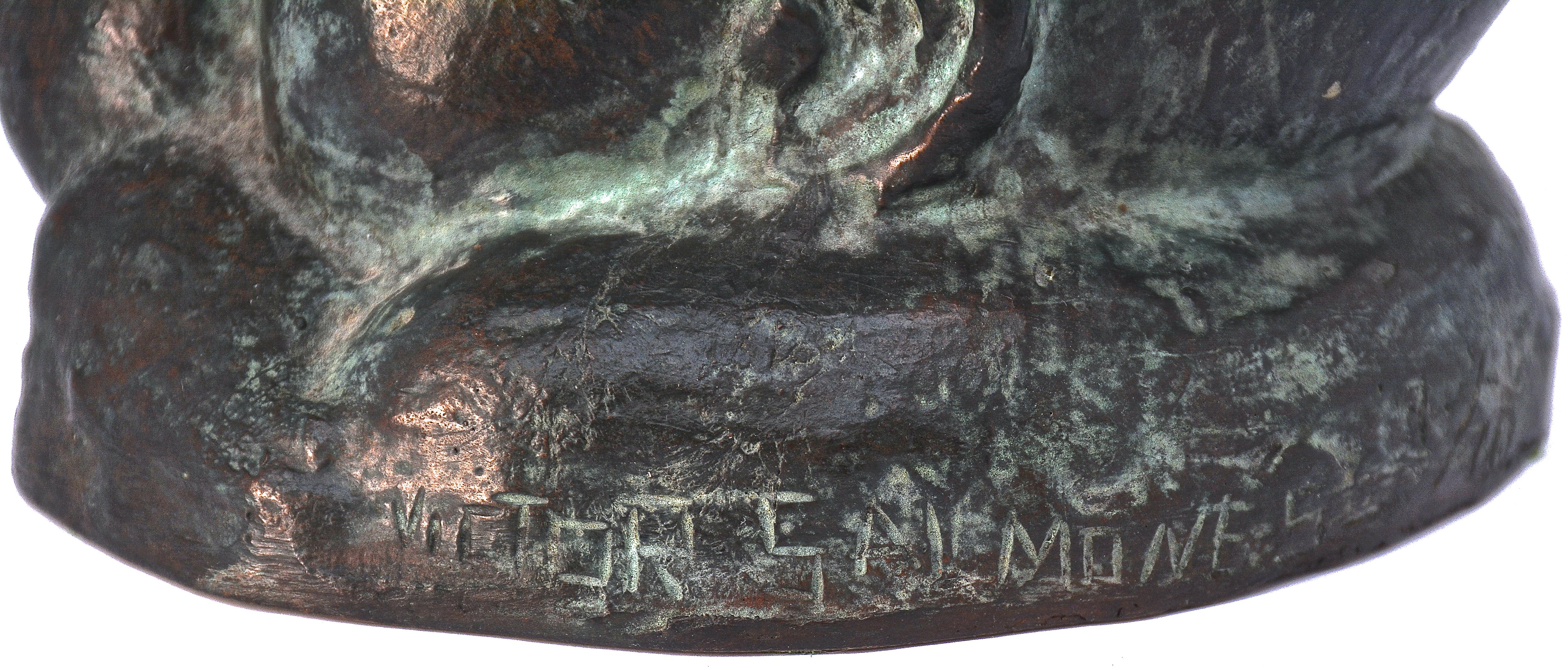 Buste d'un jeune enfant en bronze signé Victor Salmones en vente 7
