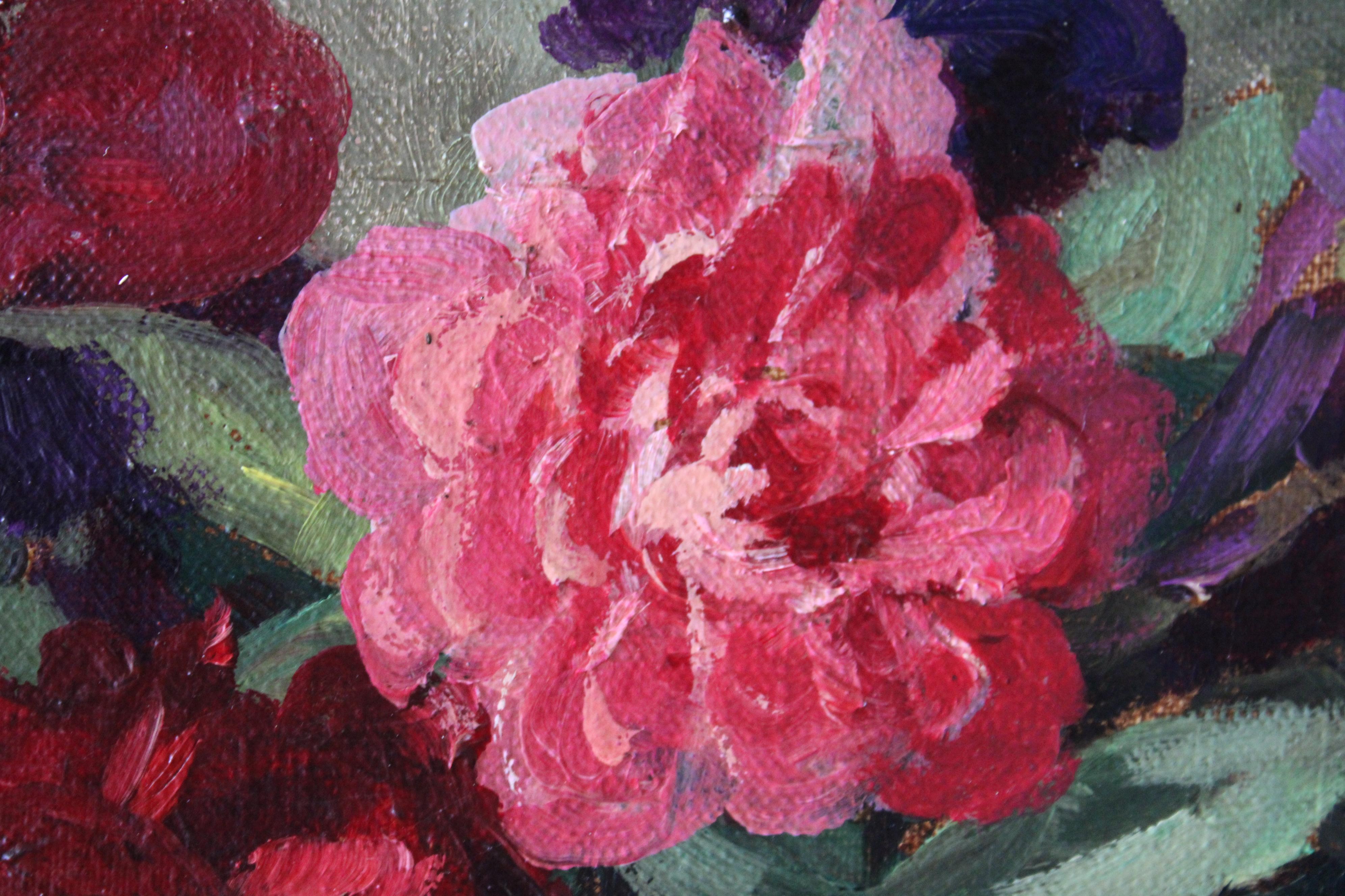 Ancienne peinture à l'huile sur toile, nature morte, roses et iris, signée en bas à droite, Victor Thise.  Cette magnifique toile ancienne de roses et d'iris est tout à fait exquise.  Probablement cueillies fraîchement dans le jardin, présentées