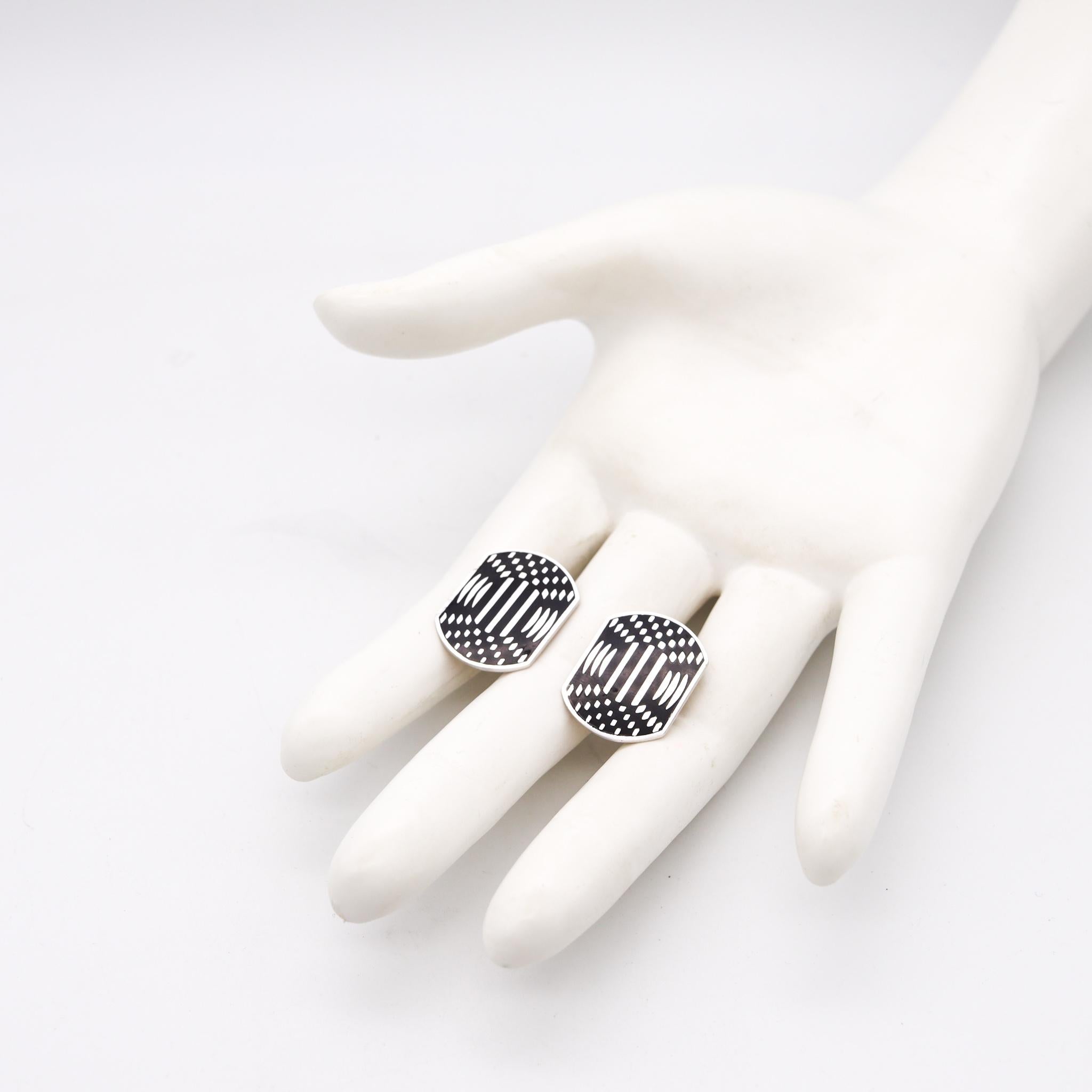 Victor Vasarely 1985 Op-Art Sculptural Geometric Earrings Sterling Black Enamel In Excellent Condition For Sale In Miami, FL