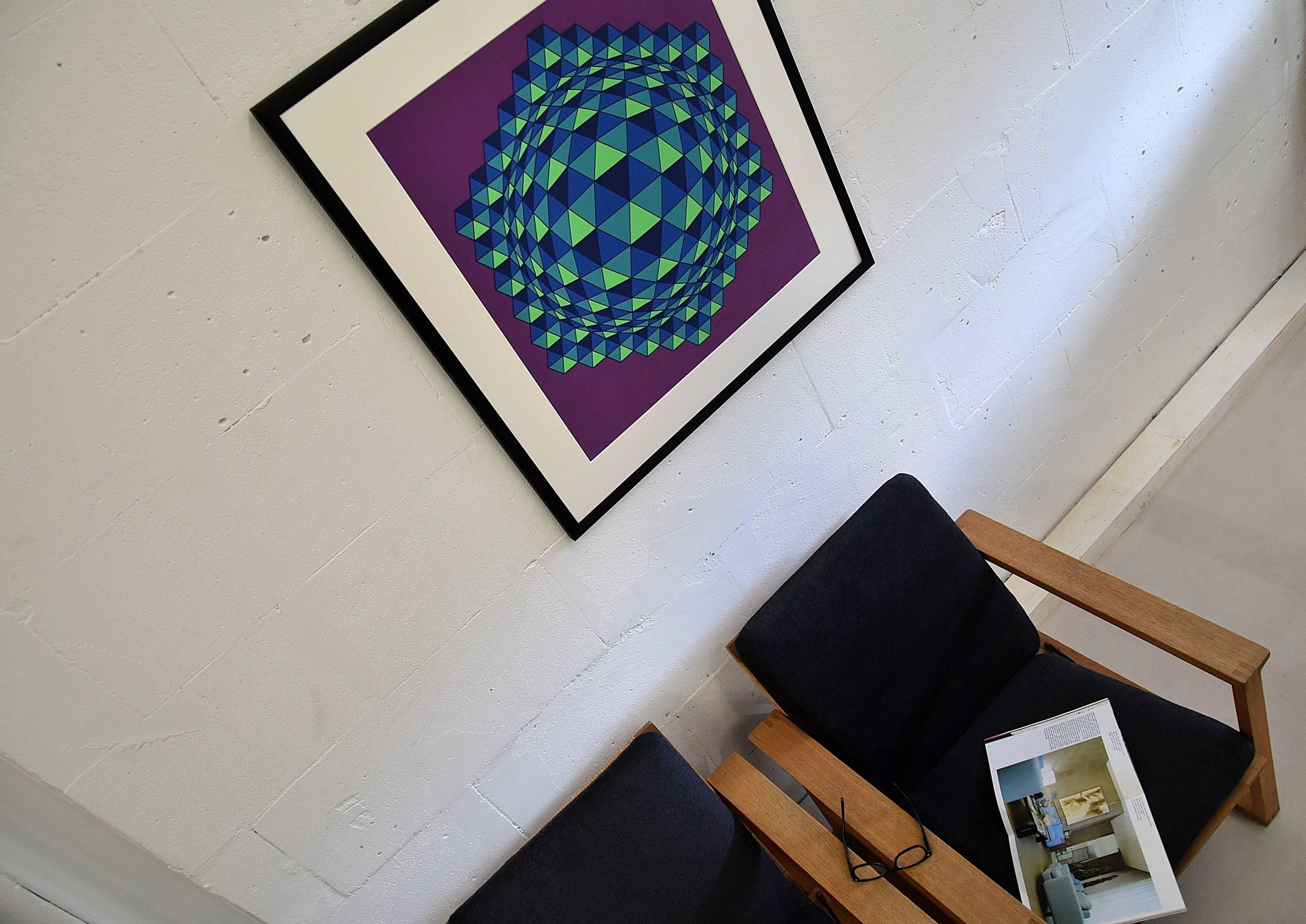 Vasarely Victor
Beautiful silkscreen print Art work, circa 1974 by Victor Vasarely.
This print is 05 from an edition of 190 and it is hand signed and numbered.

This beauty will be shipped overseas in a custom made wooden crate. Cost of transport to