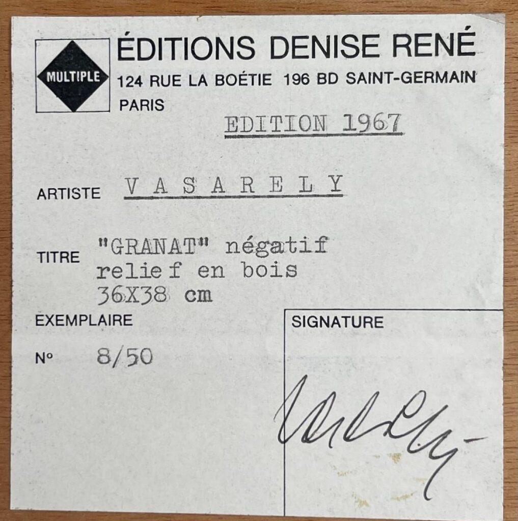 Victor Vasarely
Granat (Granat) Negatif, 1967
3-D farbig bemaltes und geschnitztes Holzrelief
Handsigniert in schwarzer Tinte auf dem Label von Denise Rene auf der Rückseite (siehe Fotos), Auflage 8/50
Gesamtkatalog: Benavides II, 1885
Inklusive