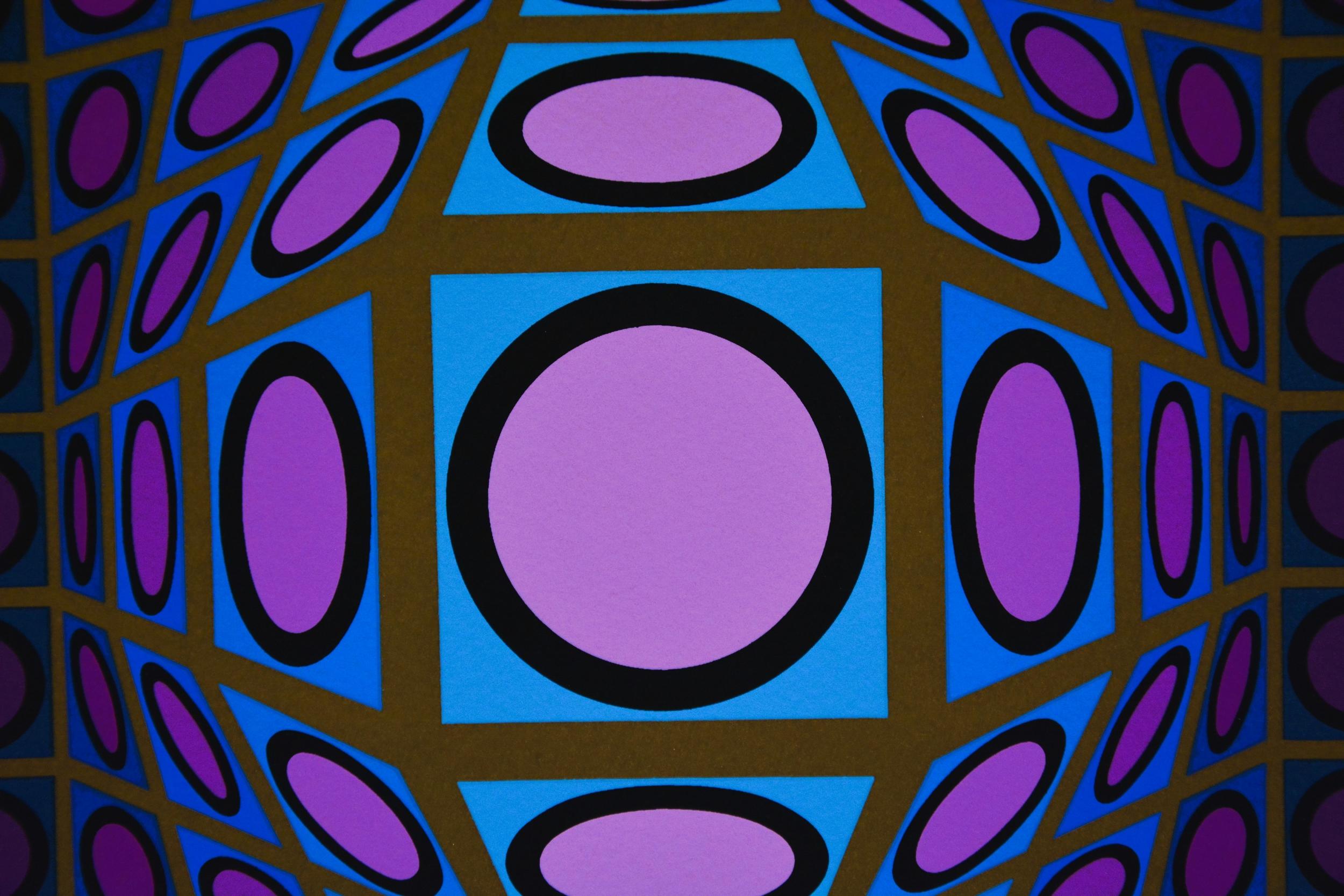 Microcosme - Noir Abstract Print par Victor Vasarely