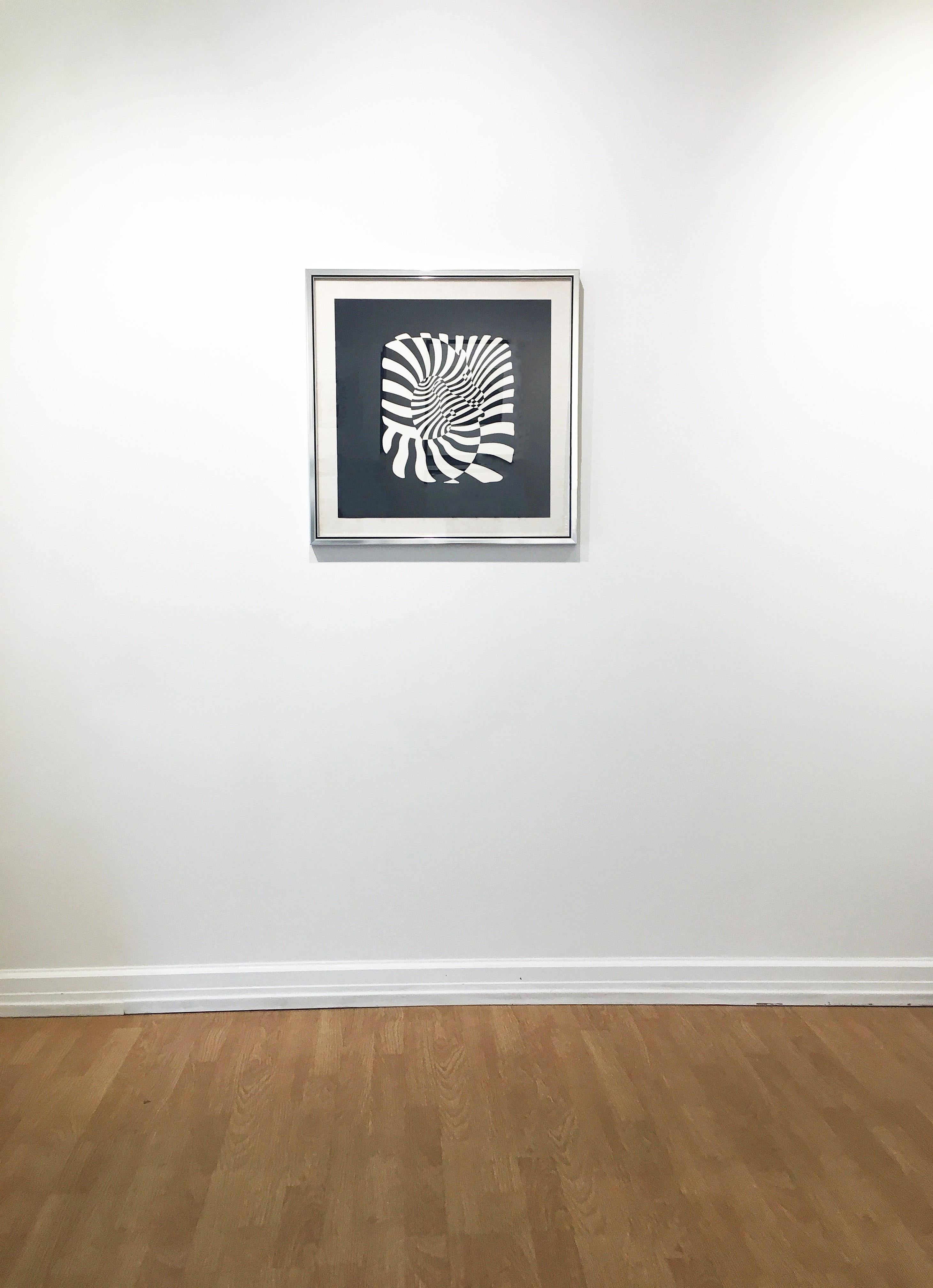 « Zebra Heads (White on Black »):: 1932-1942:: par le père de l'Op-art:: Victor Vasarely. Sérigraphie:: Ed. 15/120 cm. Signé au crayon:: 19::5 x 19::5 pouces / Cadre : 24::5 x 24::5 pouces. Utilisant des bandes blanches sur du papier noir qui créent
