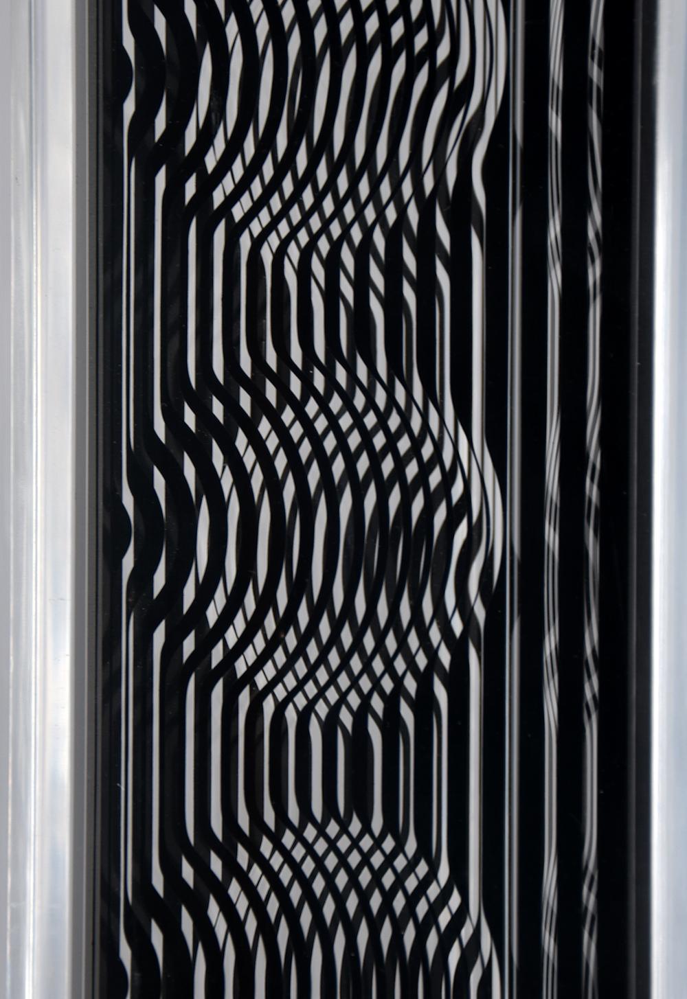 Holld (Moiré Tower), 1989 - Sculpture by Victor Vasarely