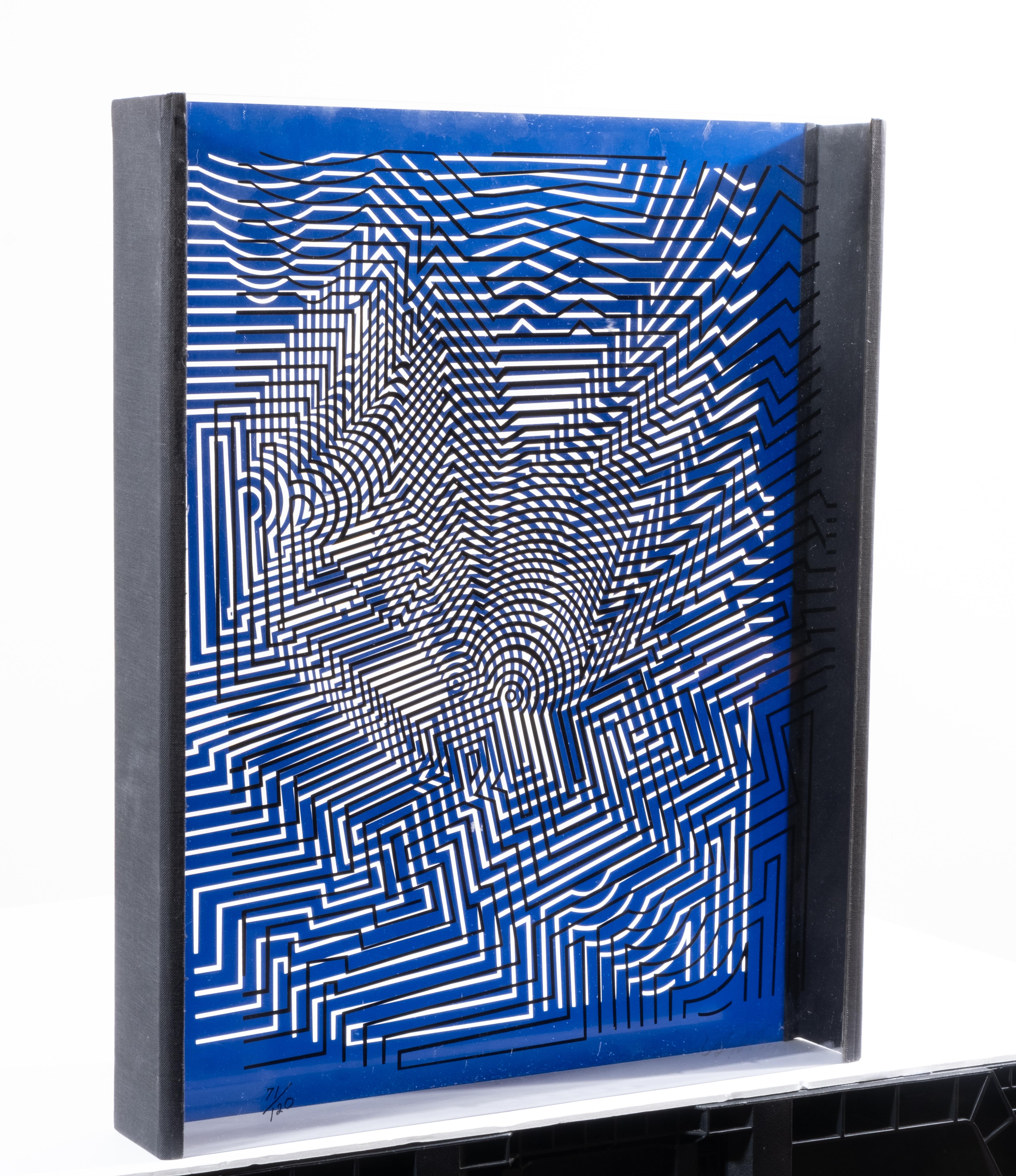 Victor Vasarely, signiert  Skulptur „Linienspiel (Linienspiel)“ Limitierte Auflage (Ende des 20. Jahrhunderts) im Angebot