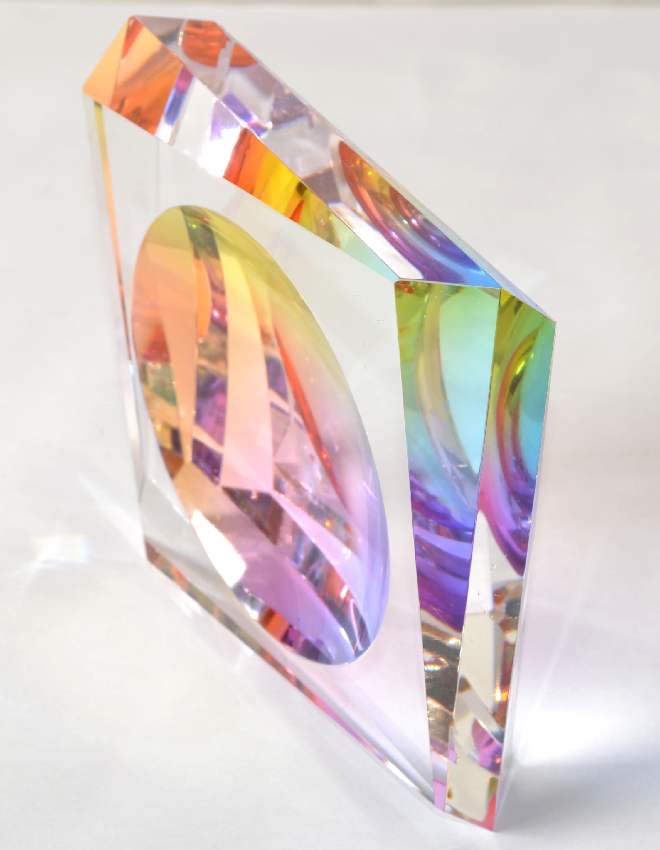 Victor Vasarely Style Op Art Vintage Lucite Cube Presse-papier Accessoires de bureau Bon état - En vente à Miami, FL