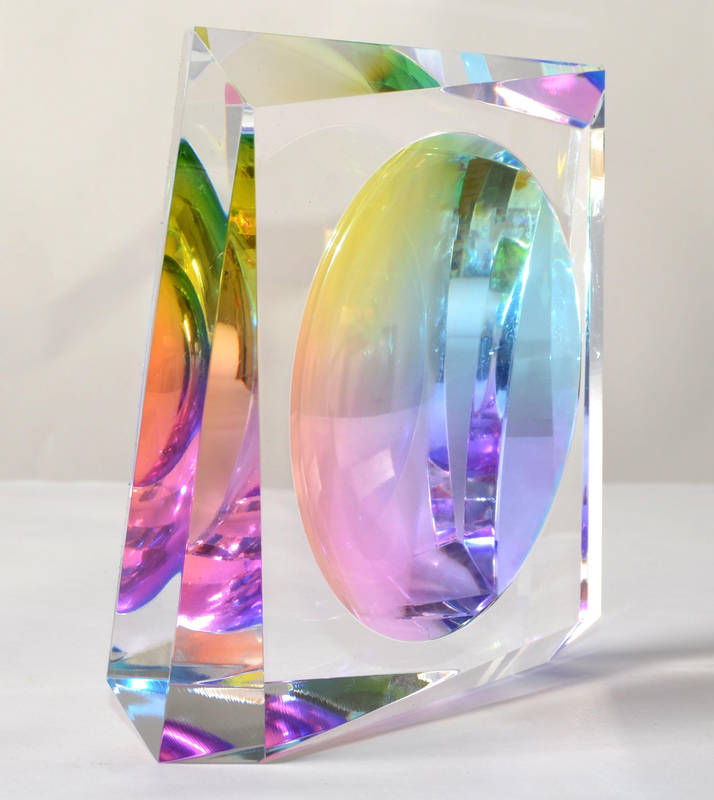 20ième siècle Victor Vasarely Style Op Art Vintage Lucite Cube Presse-papier Accessoires de bureau en vente