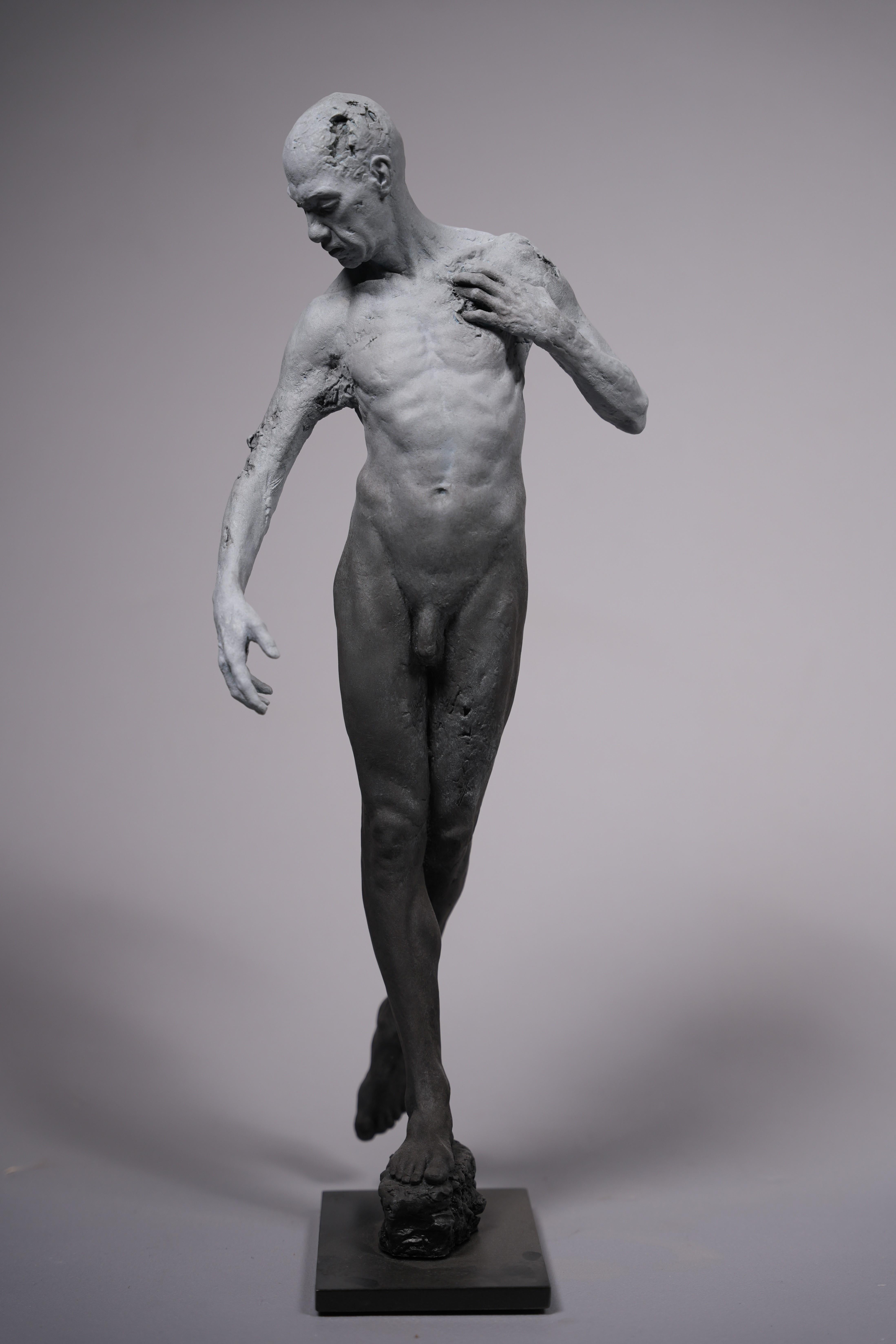 Résistance Sculpture en bronze Portrait Homme Nu Réalisme En stock

Victor Veber est un sculpteur français né en 1994 à Lyon. De formation classique et profondément inspiré par la beauté intemporelle des maîtres anciens ainsi que par l'audace de la