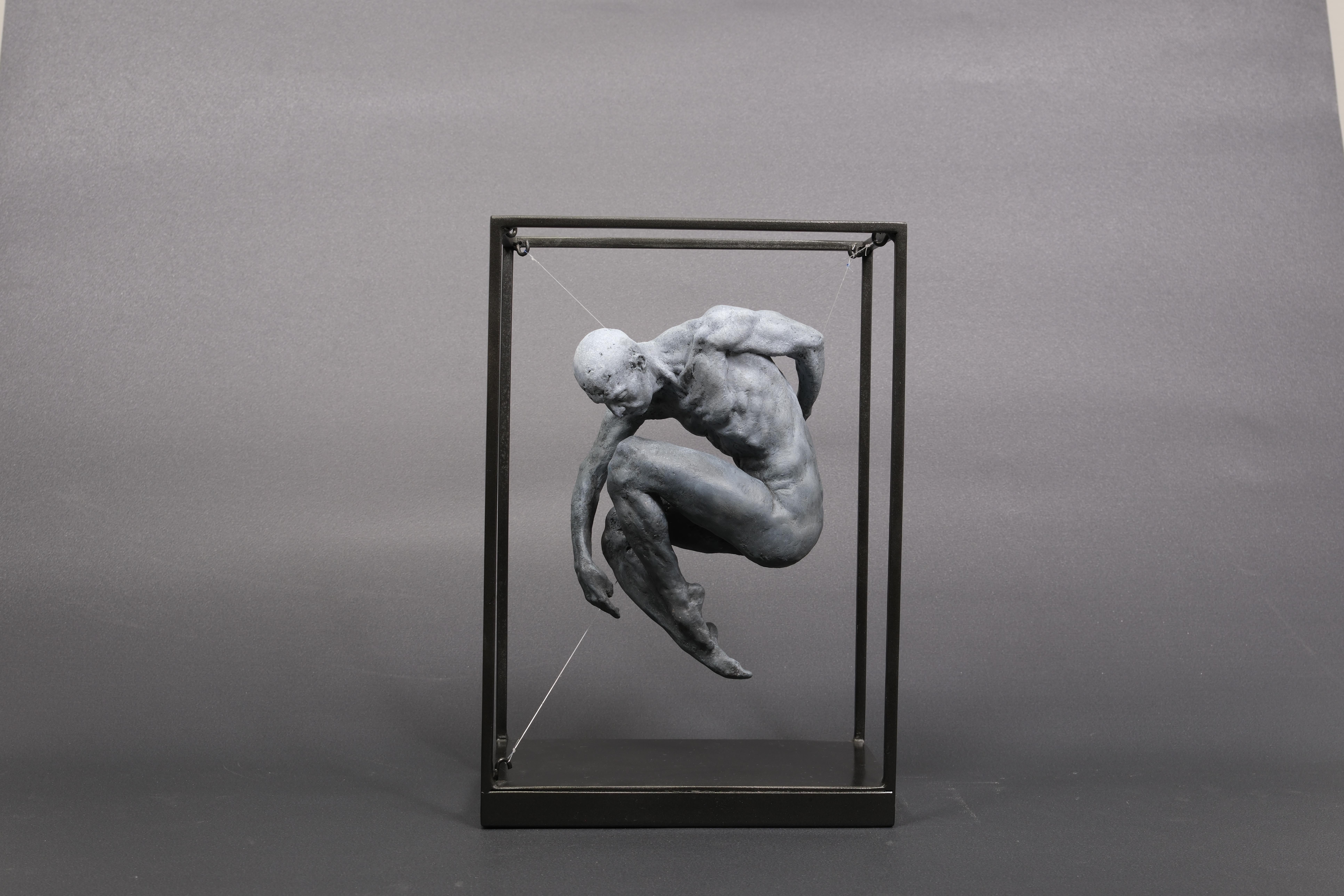 Teardrop III Sculpture en bronze Homme nu Petit Art Contemporain Classique - Or Figurative Sculpture par Victor Veber